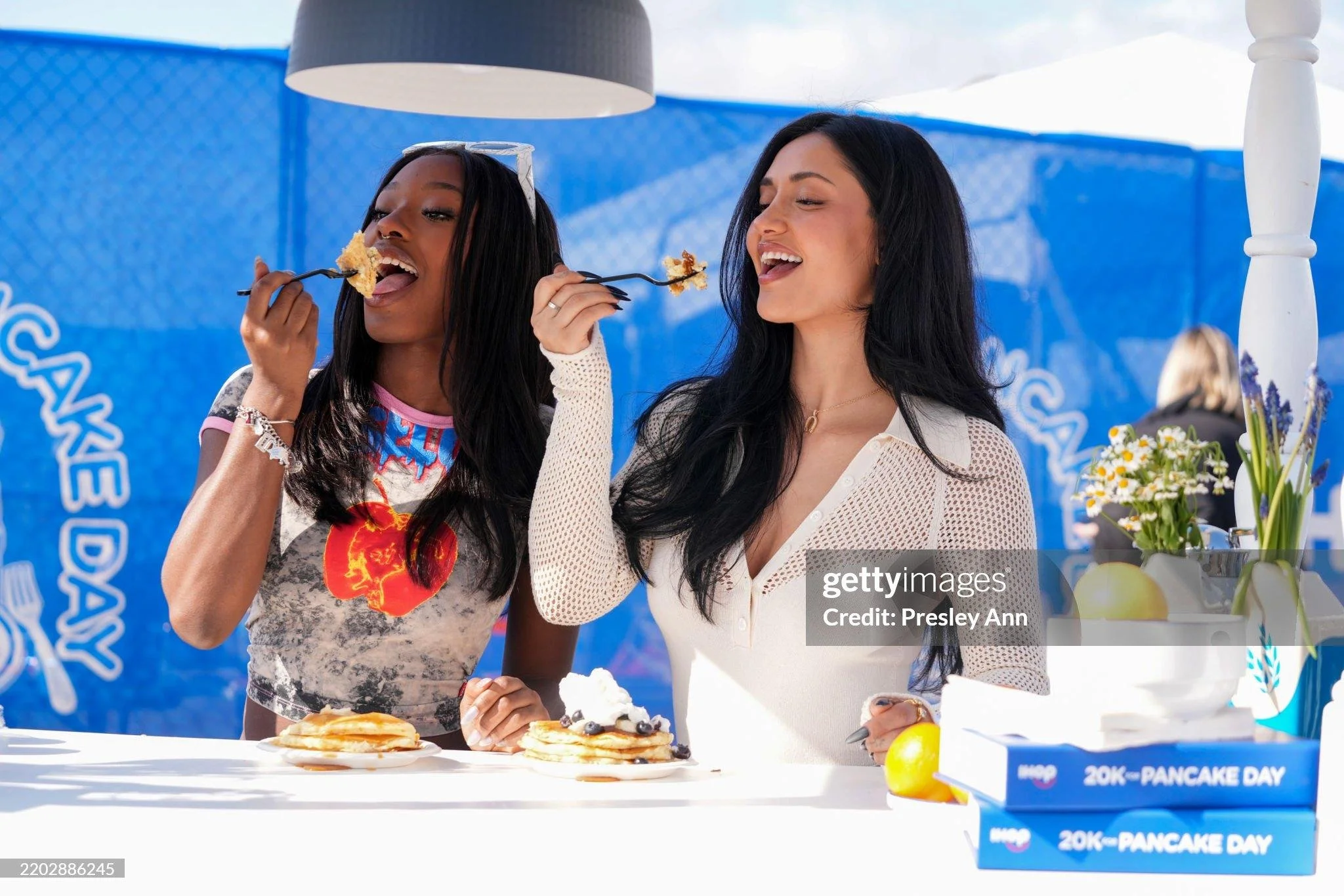 leah-and-serena-at-the-ihop-pancake-event-v0-sbz8e2lb4fme1 (1).jpg