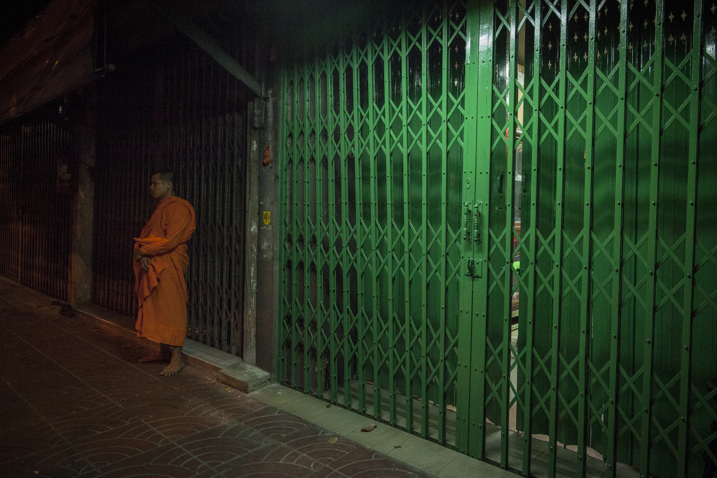 201407128 Monks_3276.jpg