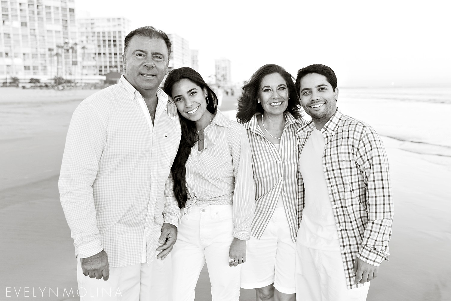 Coronado Family Portraits - Suzette Valle_0010.jpg