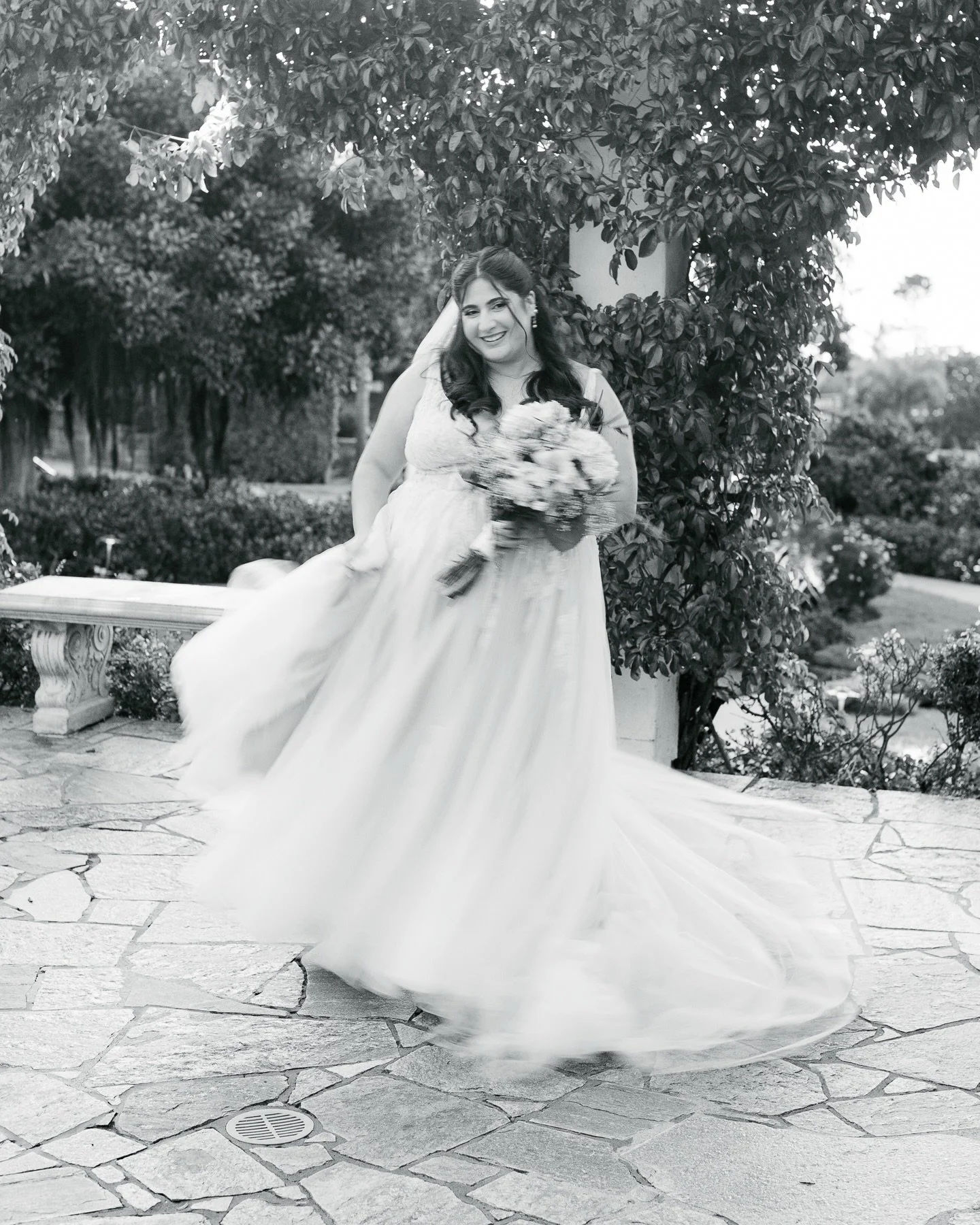 Ocean views, golden light, and the special kind of joy felt at The Thursday Club San Diego weddings! Gabbi and Jacob were surrounded by the love and support of their family and friends all day long: I love when couples have post ceremony drink and ga