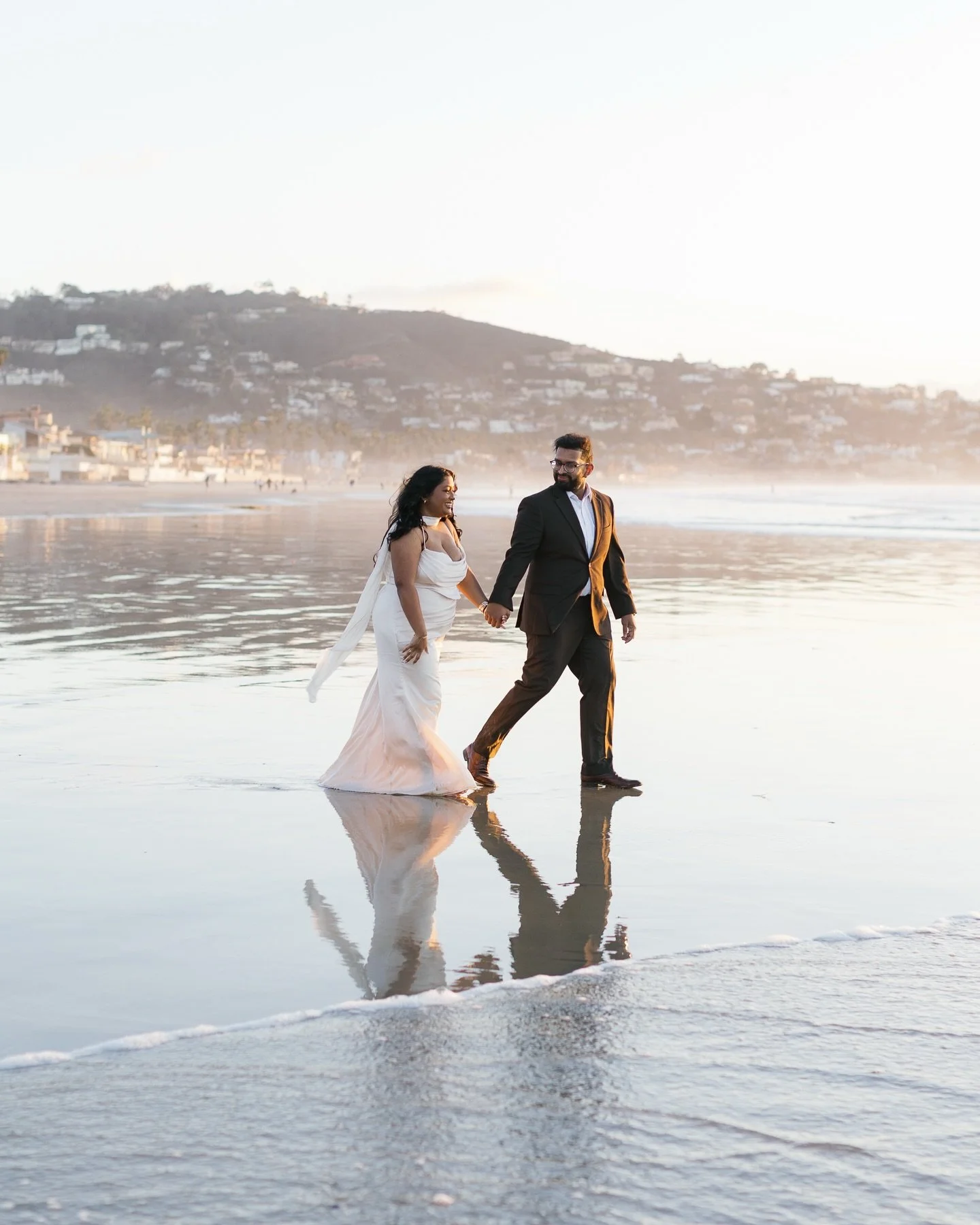 A sunset proposal on the beach in La Jolla, followed by the sweetest &lsquo;just-engaged&rsquo; portraits as the sky turned gold ✨ If you&rsquo;re planning a proposal and looking for a San Diego proposal photographer, the coastline around La Jolla is