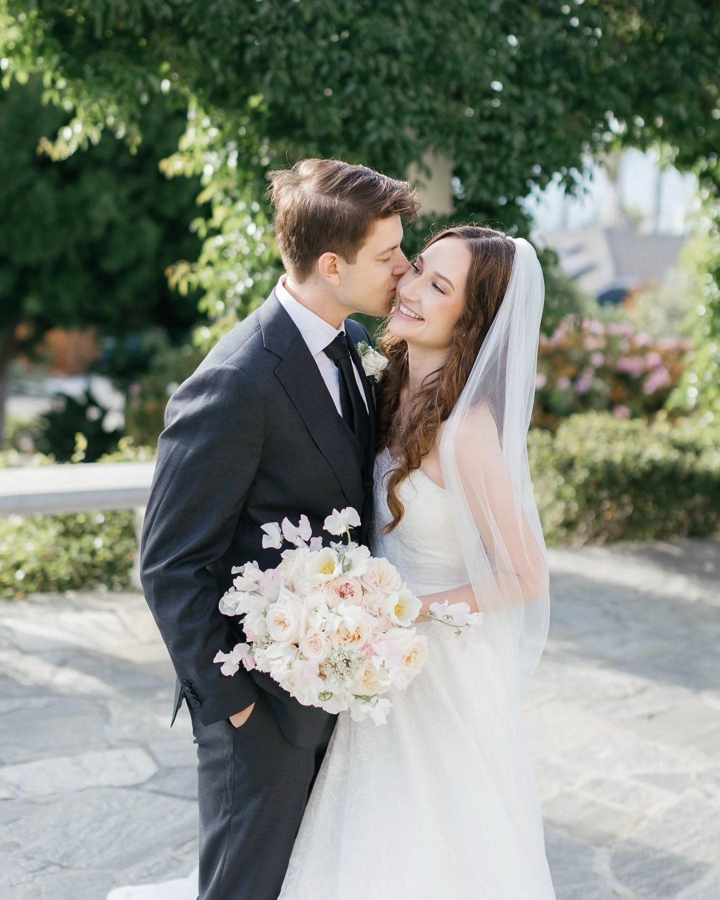 The sweetest couple - Kayla and Ryan - were married at the Thursday Club! Working hand in hand with Courtney of @breezydayweddings, Kayla and her mom (hi Janet!) worked endlessly to ensure every detail of this day was thought of and meaningful! 

Als