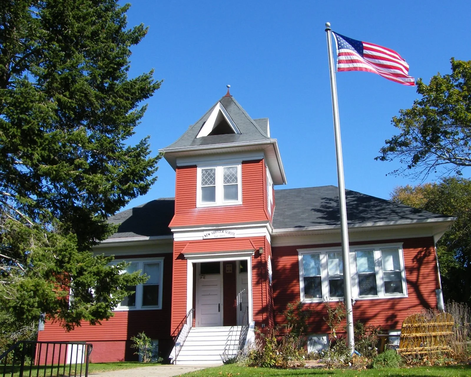New Suffolk Common School - Monthly Board of Trustees Meeting