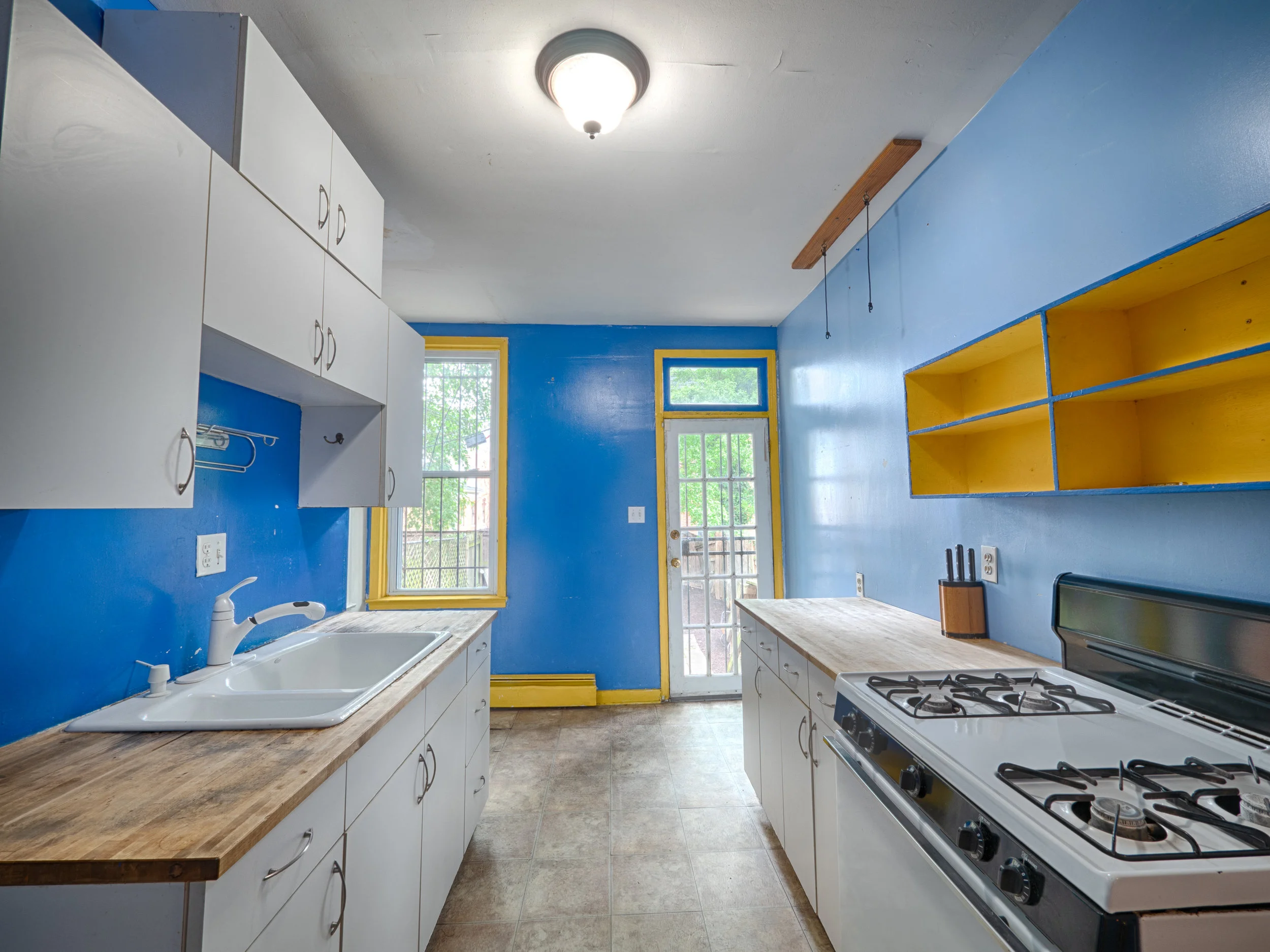 kitchen1.jpg