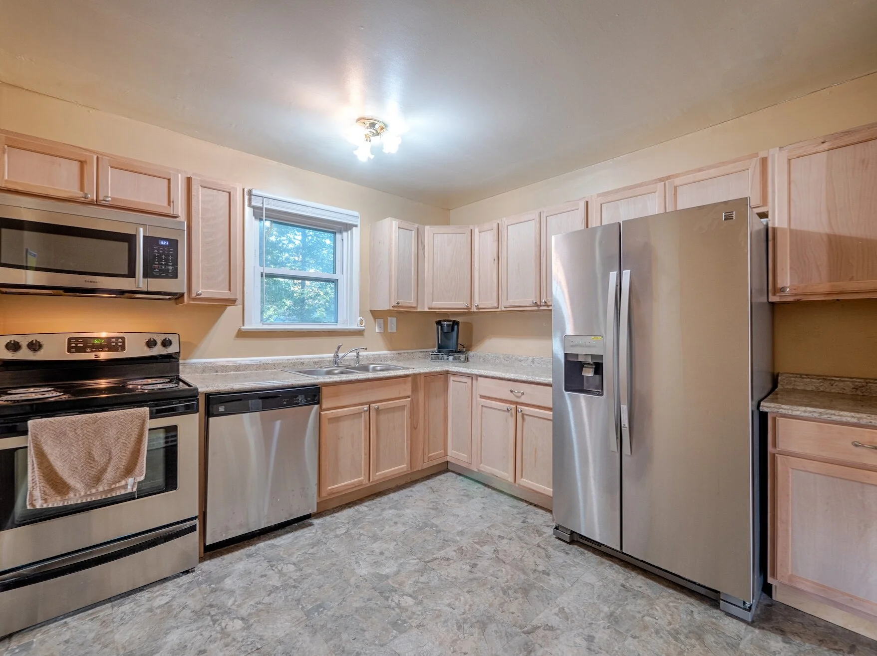 kitchen2-2.jpg