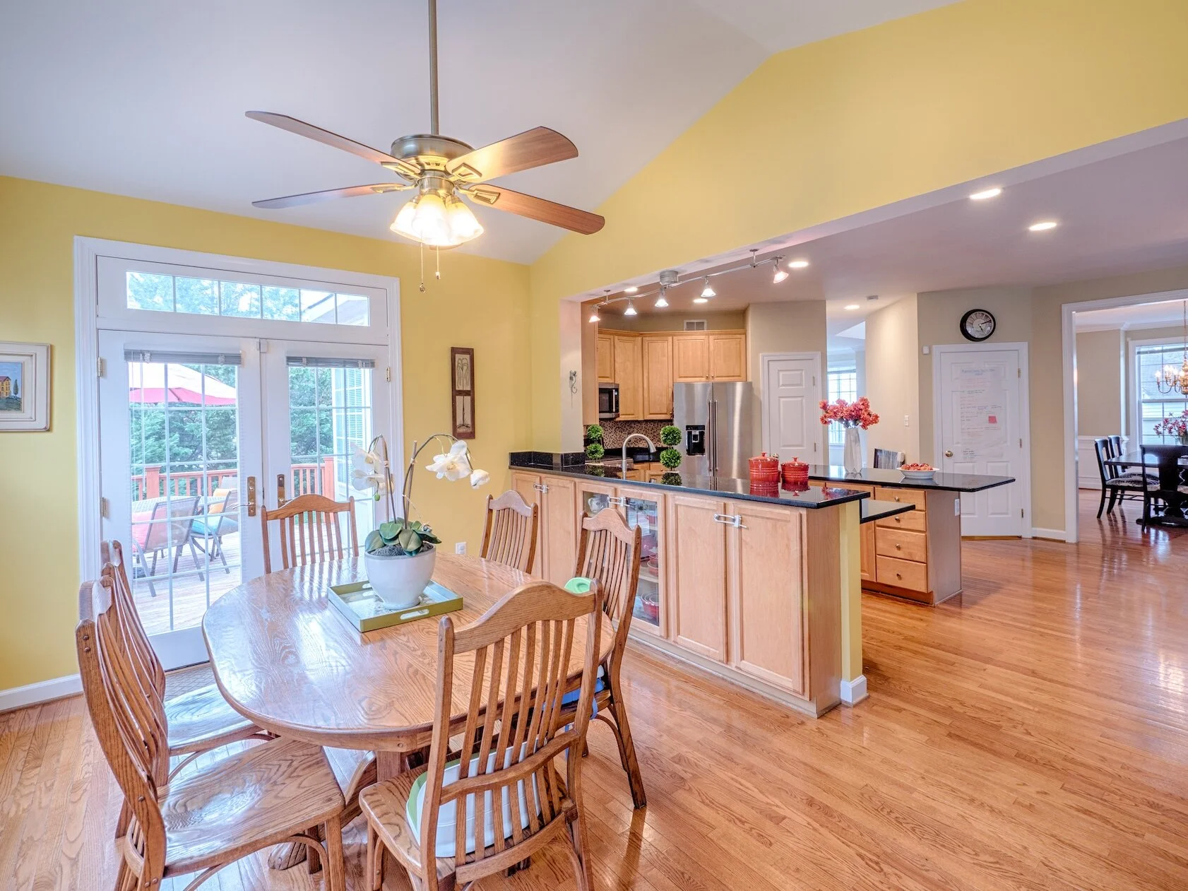 07 - Sun Room.jpg