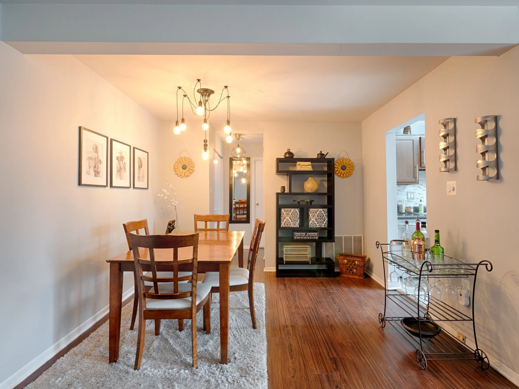 05 - Dining Room.jpg