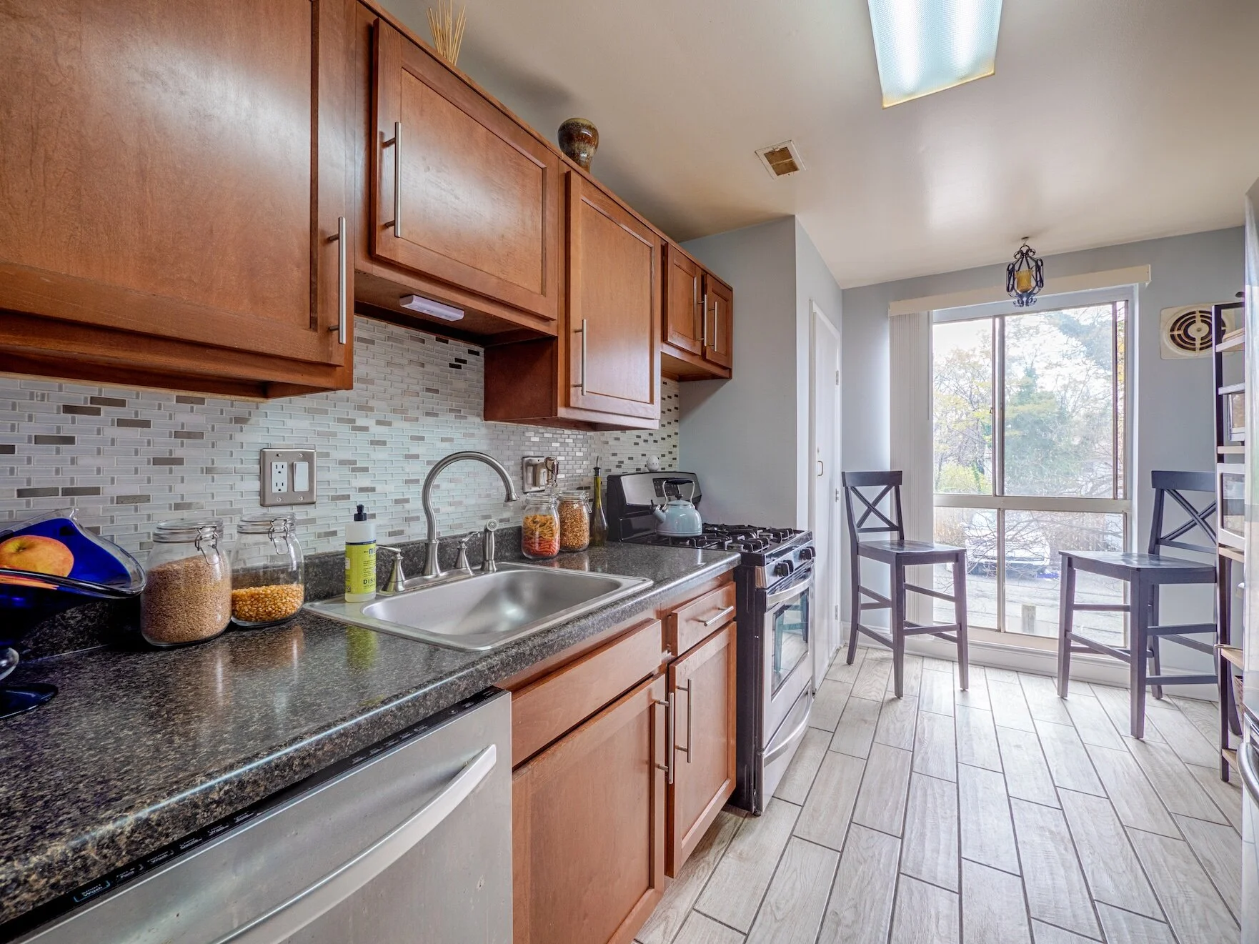 07 - Kitchen.jpg