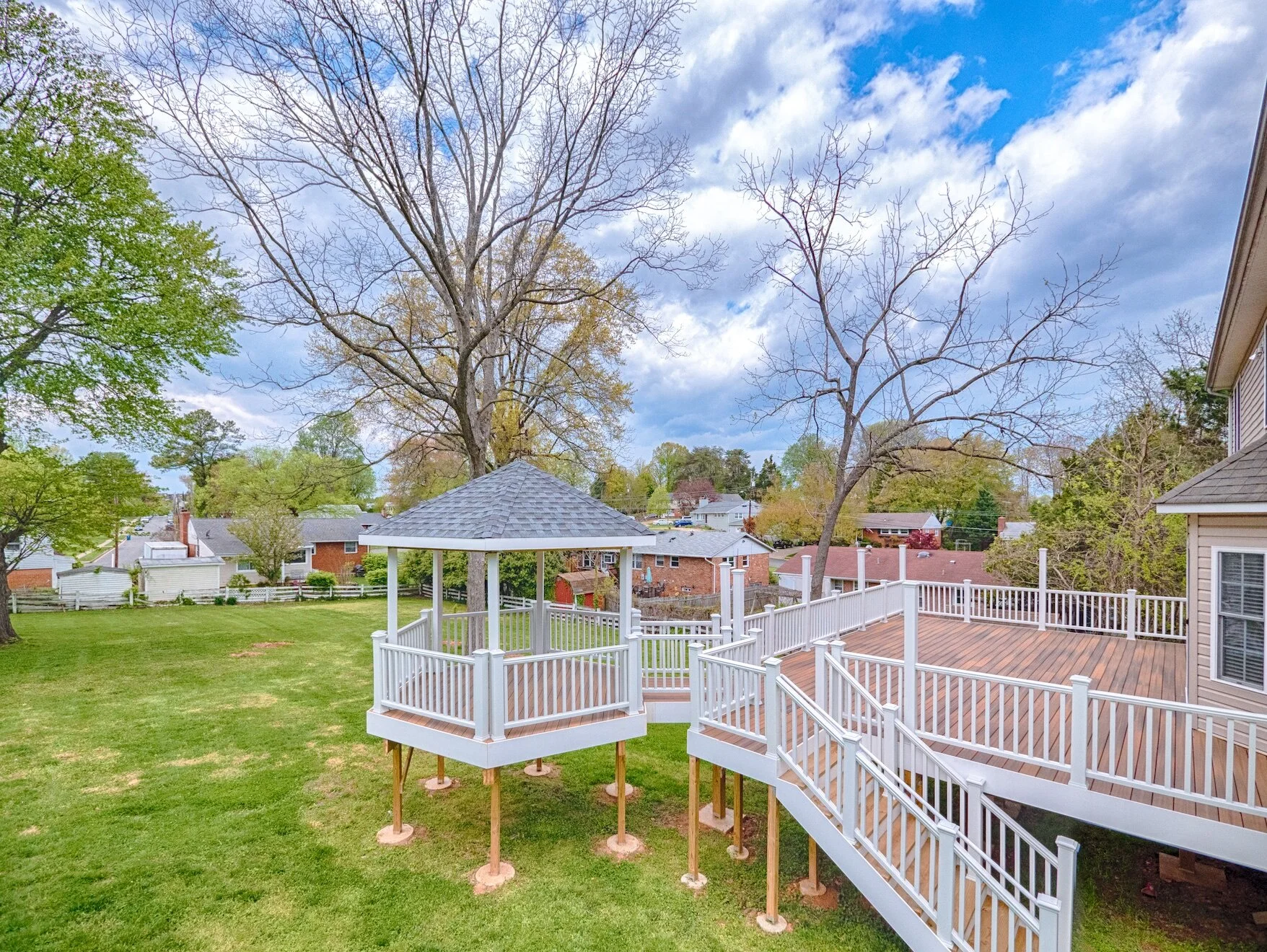38 - Backyard.jpg