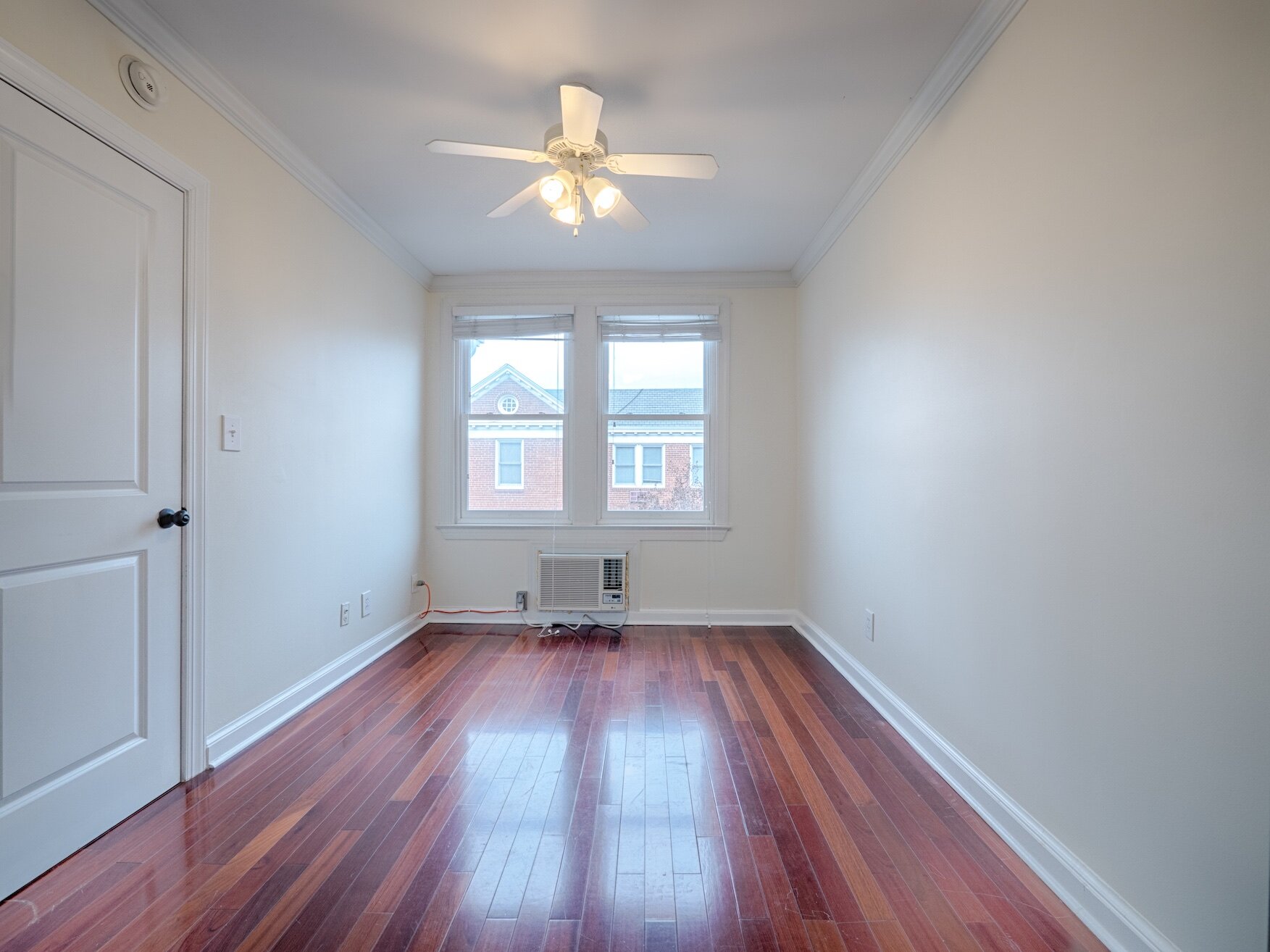 bedroom1.jpg