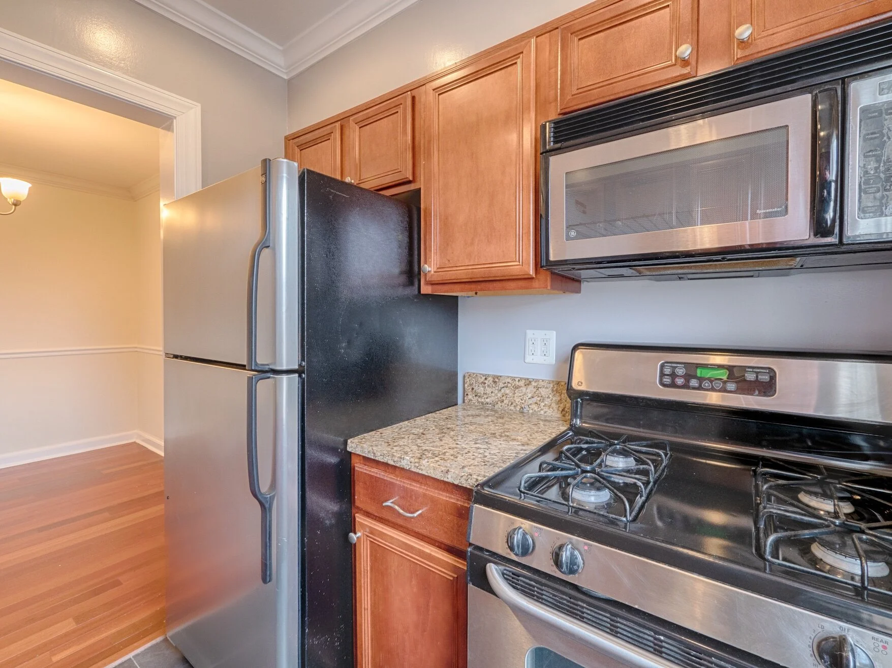 kitchen2.jpg