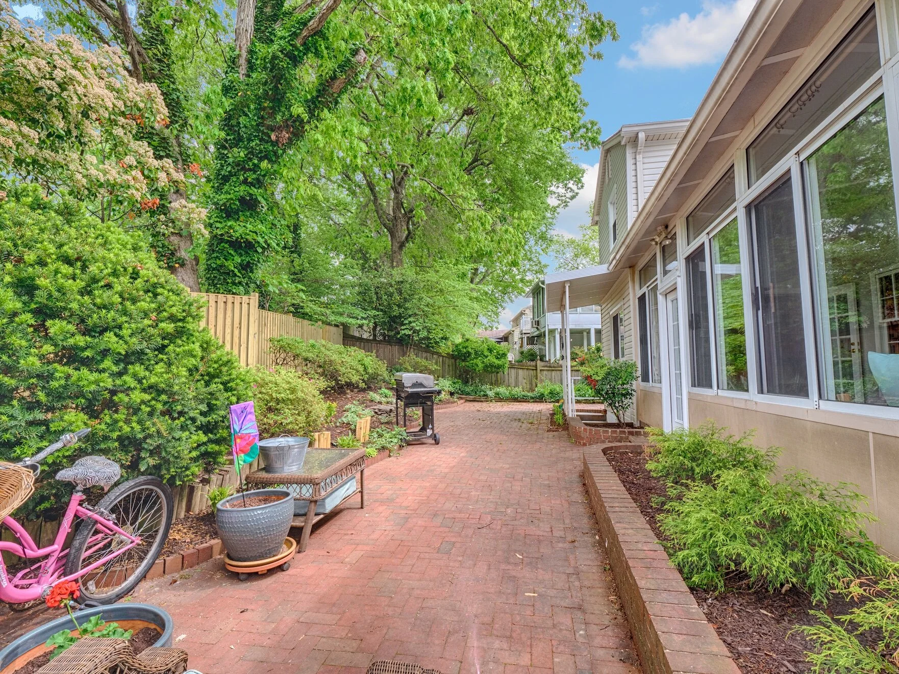 Alexandria Real Estate Photography Belle Haven Alexandria — Fire Toga Productions Video Marketing