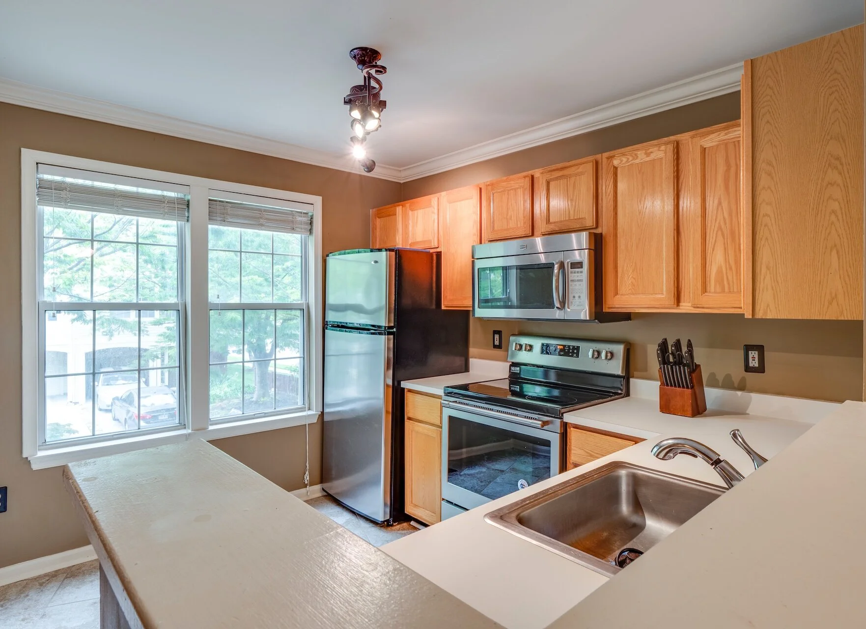 08 - Kitchen.jpg