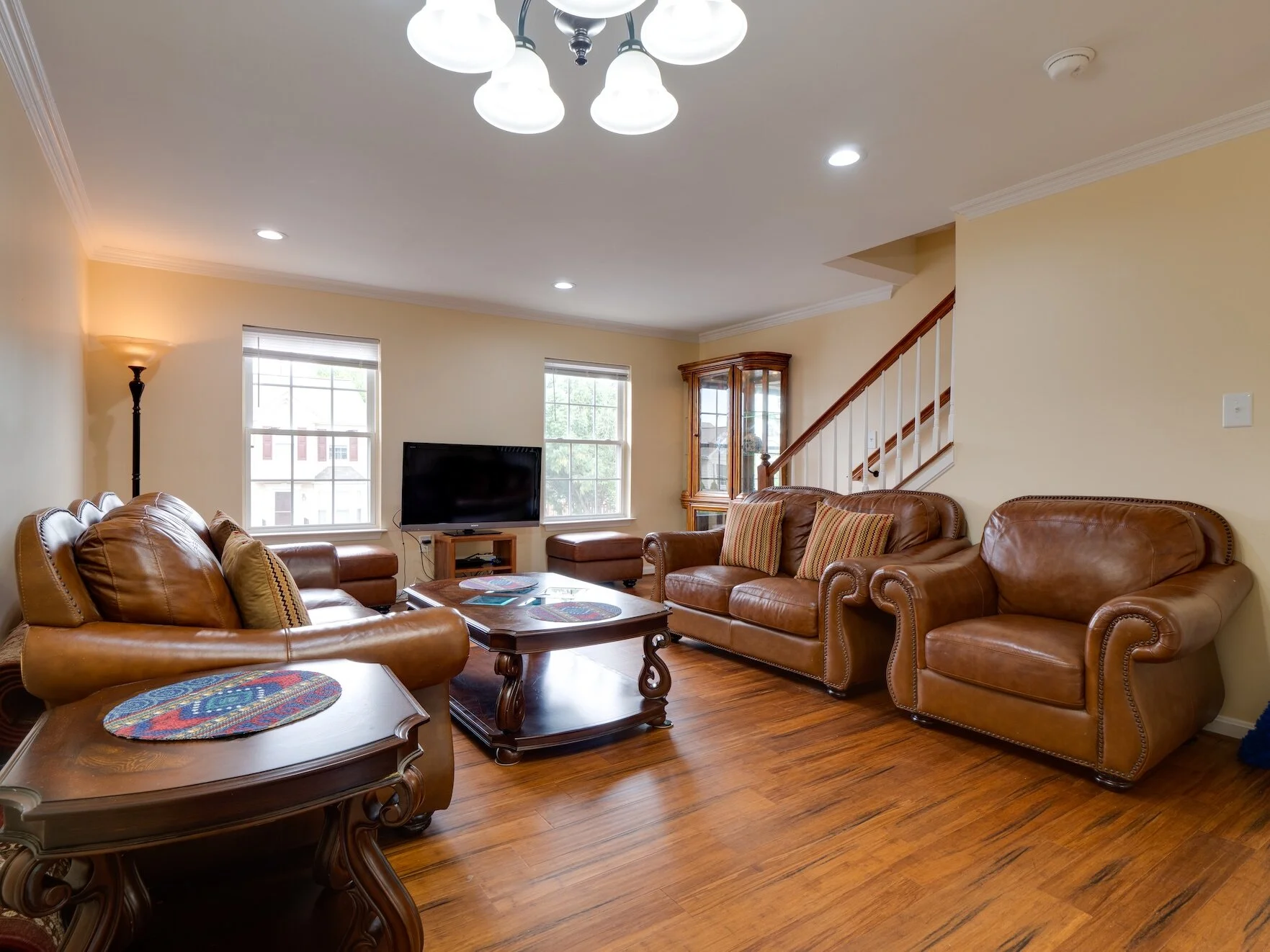 02 - Living Room.jpg