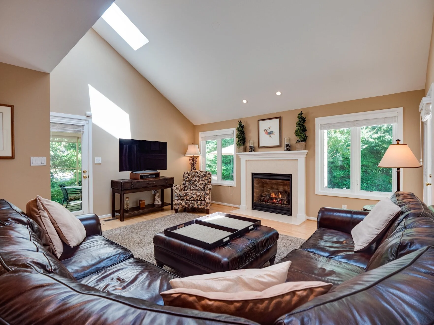 14 - Family Room.jpg