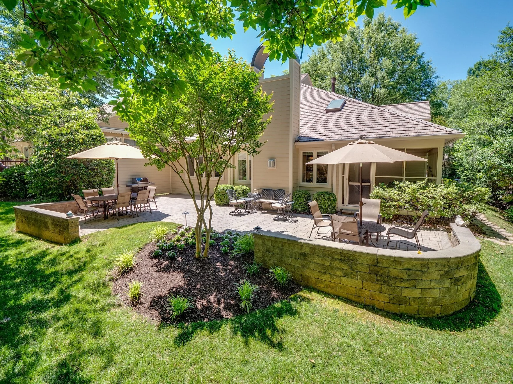 20 - Backyard.jpg