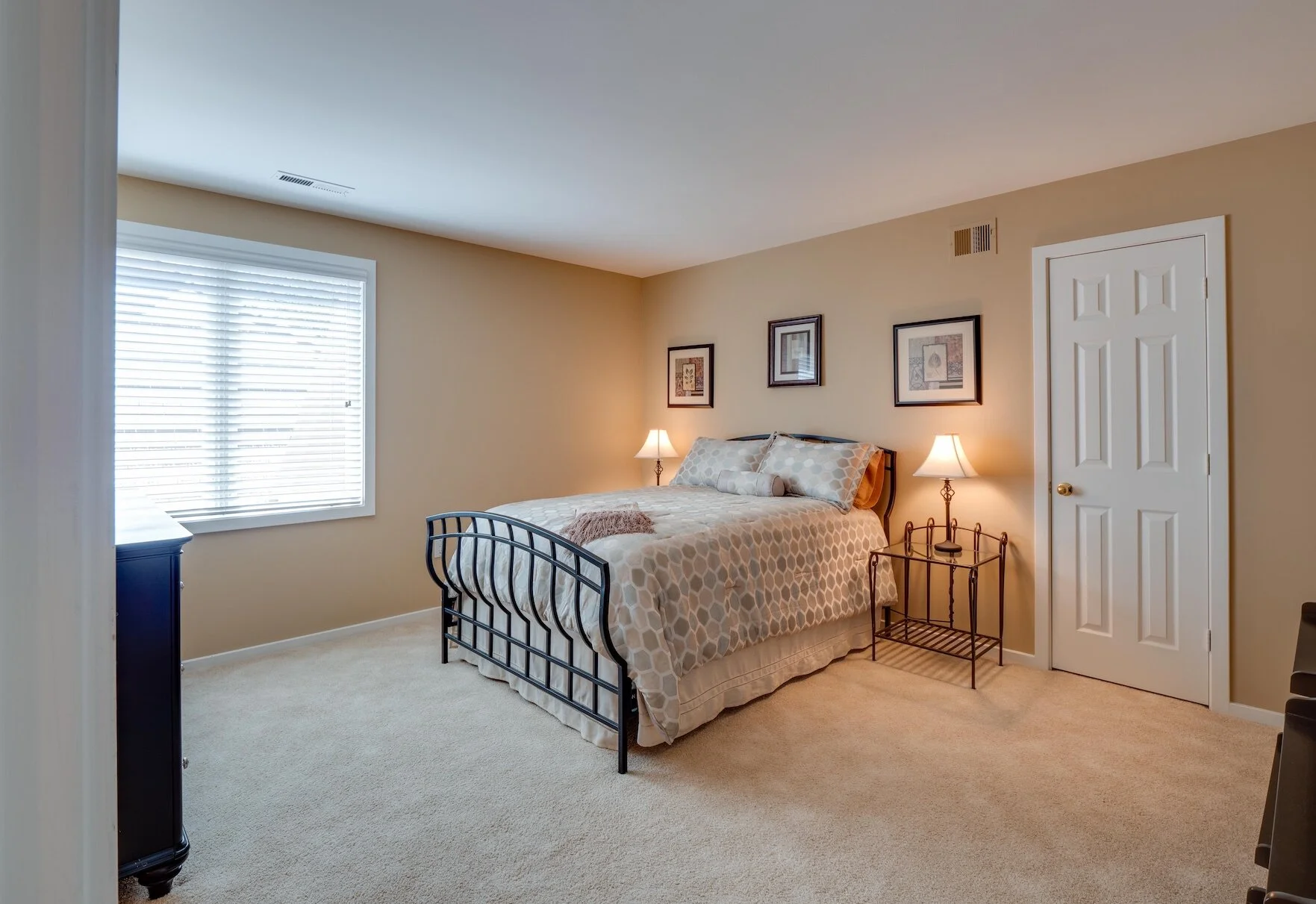 31 - Upper Bedroom 2.jpg