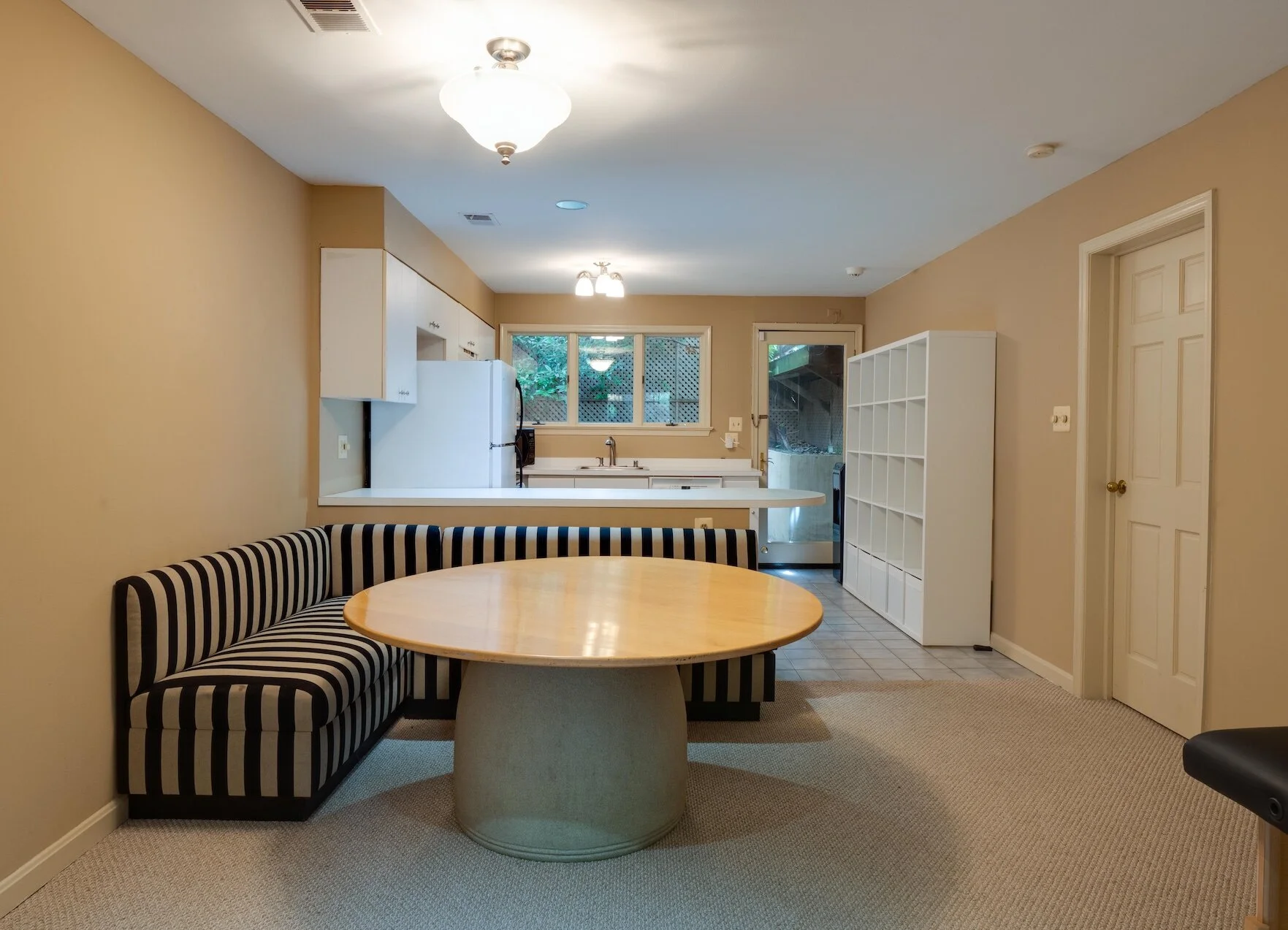 Apartment - 03 - Dining.jpg