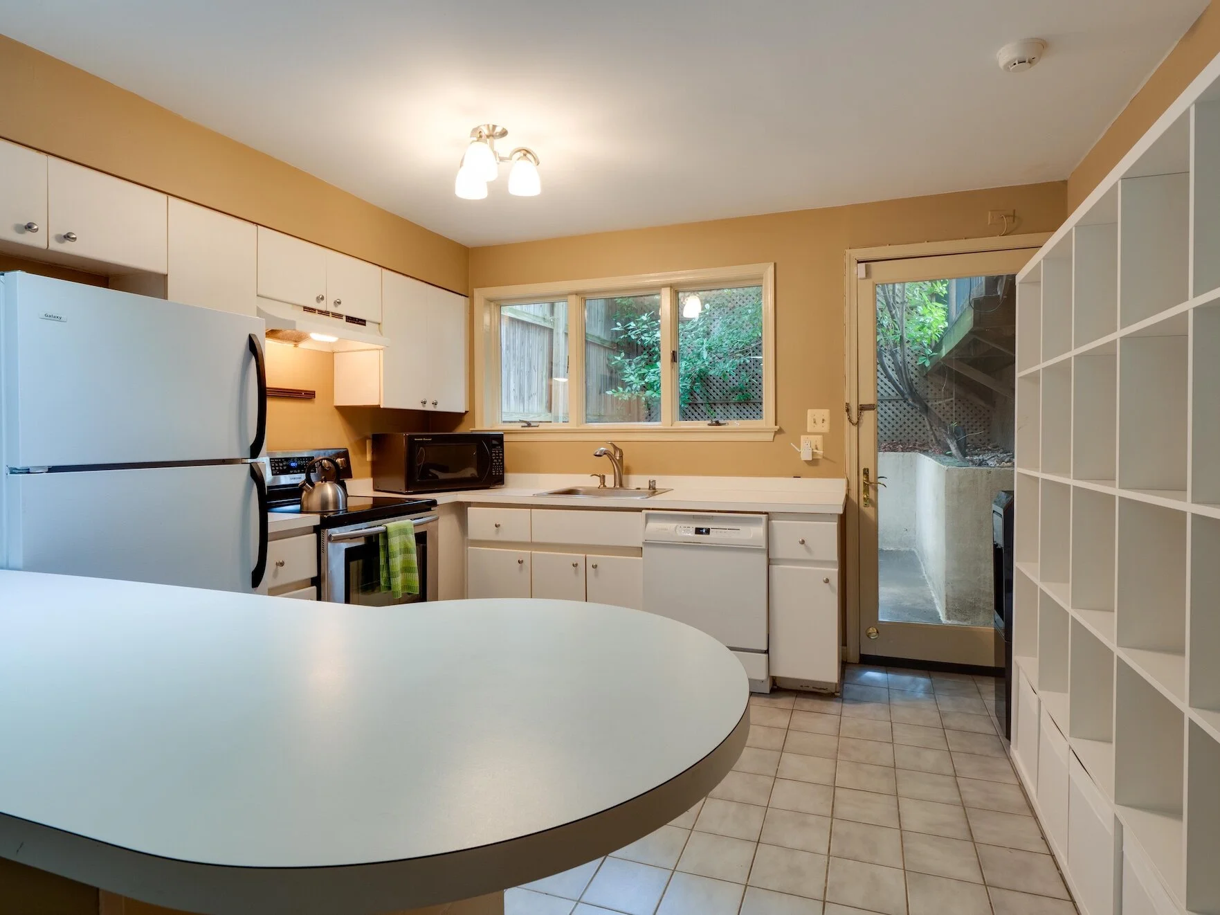 Apartment - 06 - Kitchen.jpg