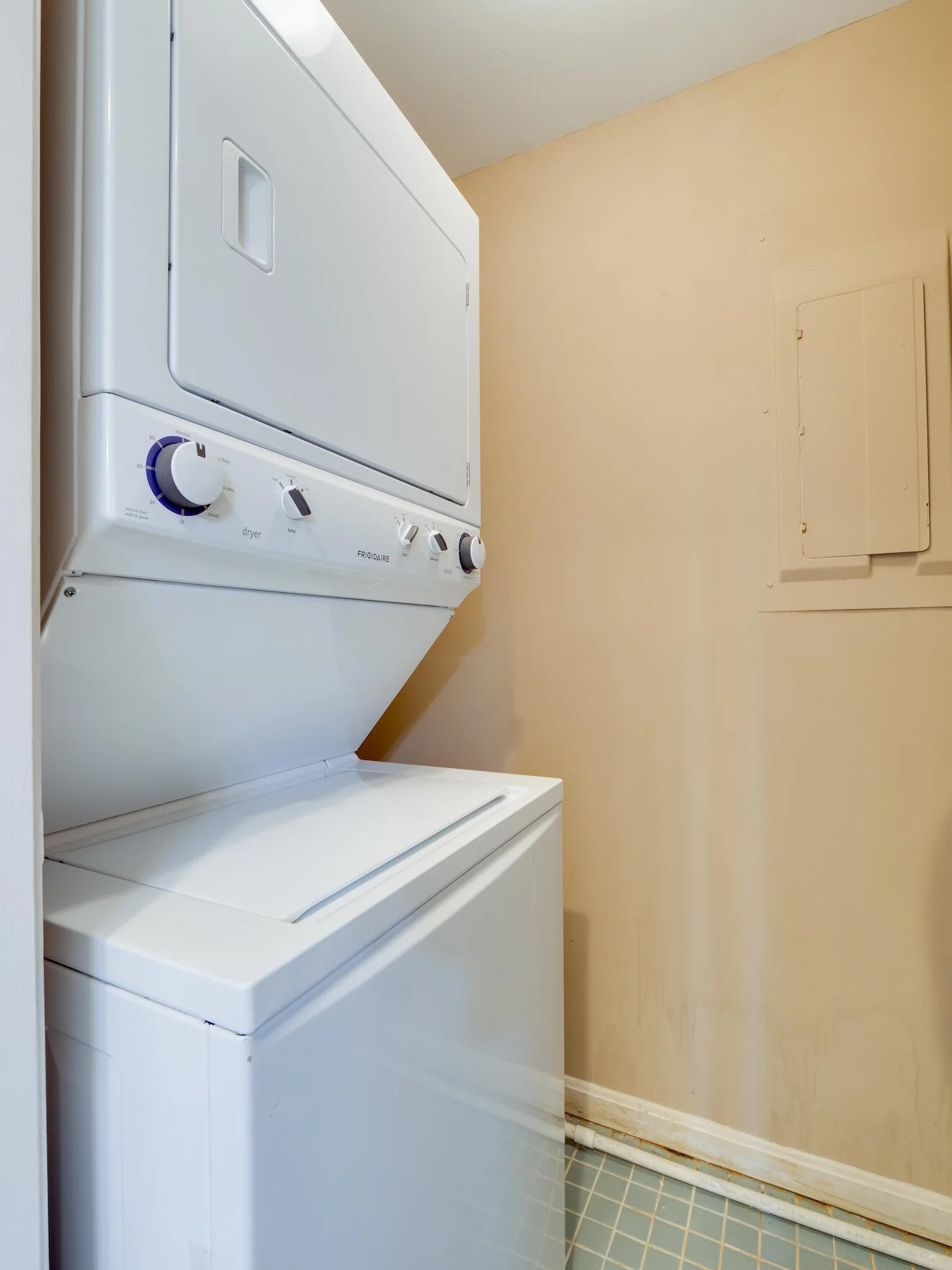 Apartment - 14 - Laundry.jpg