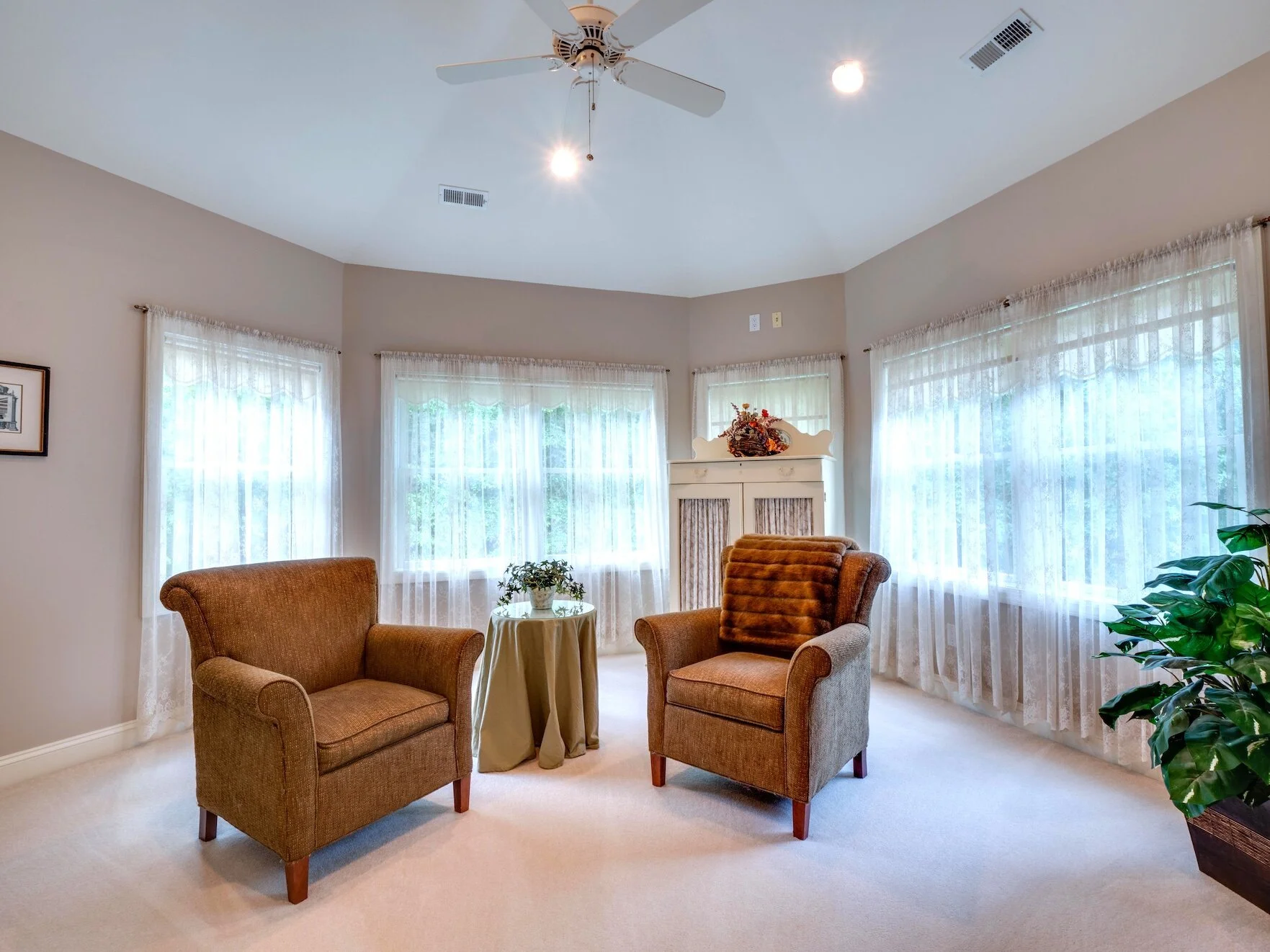 43 - Master Sitting Room.jpg