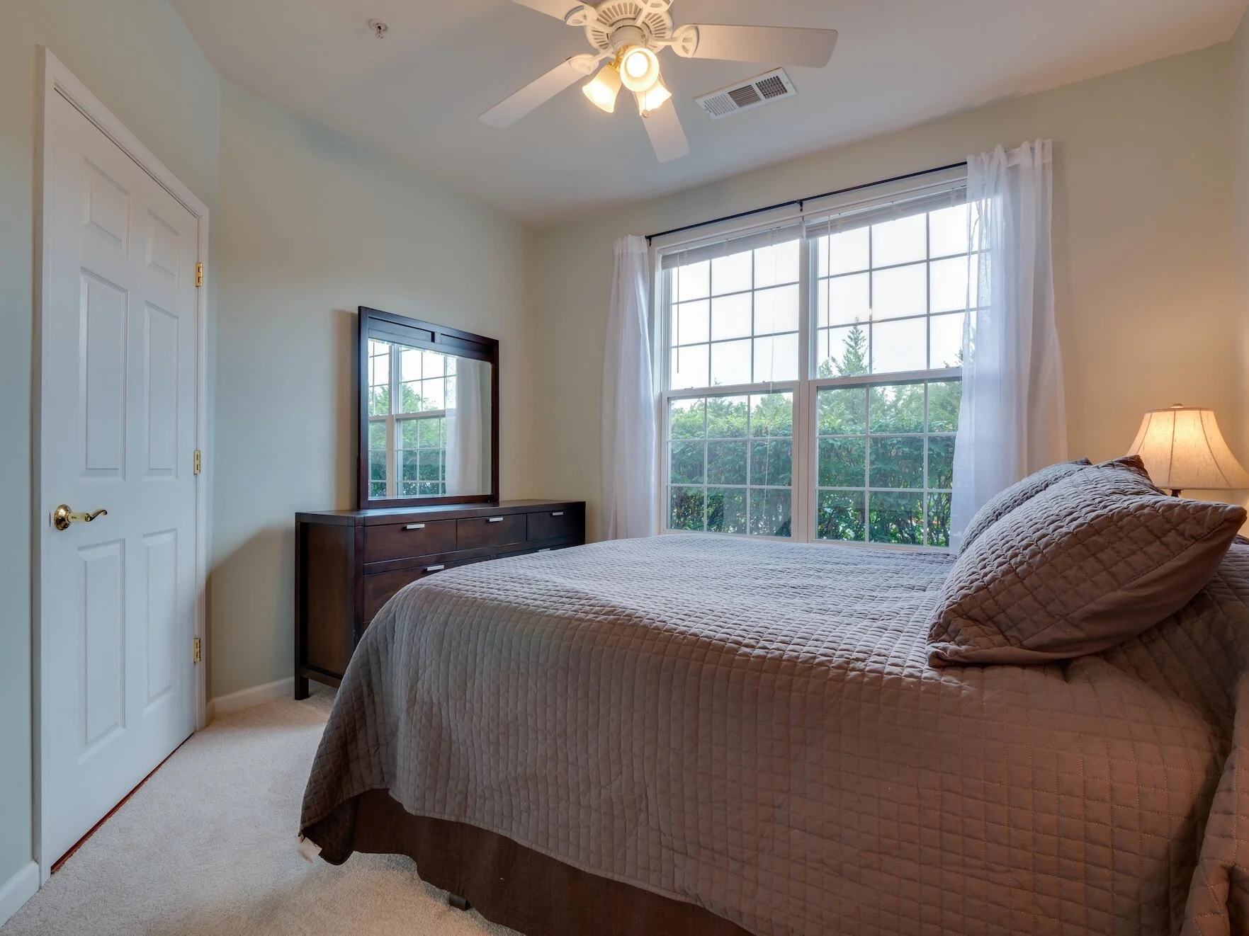 Real Estate Photography In Ashburn Belmont Country Club Condo — Fire