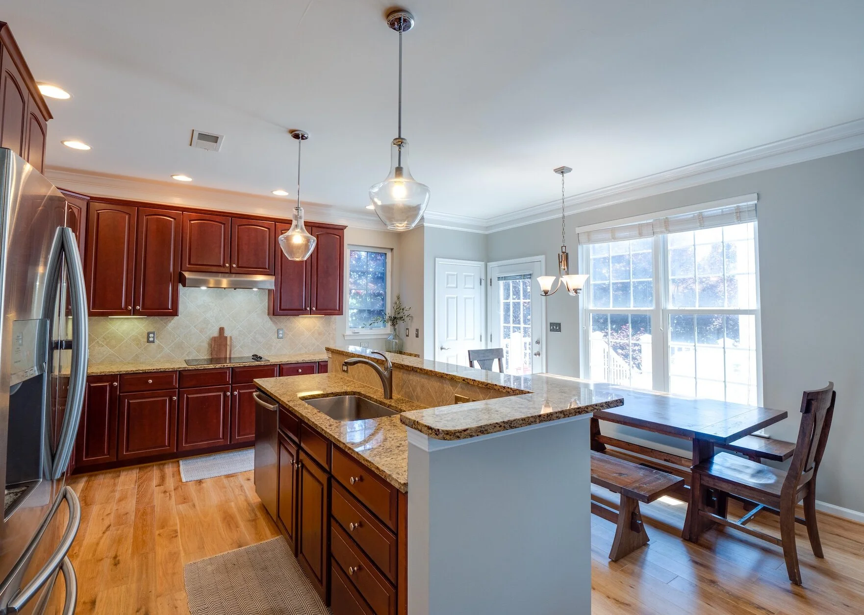 15 - Kitchen.jpg