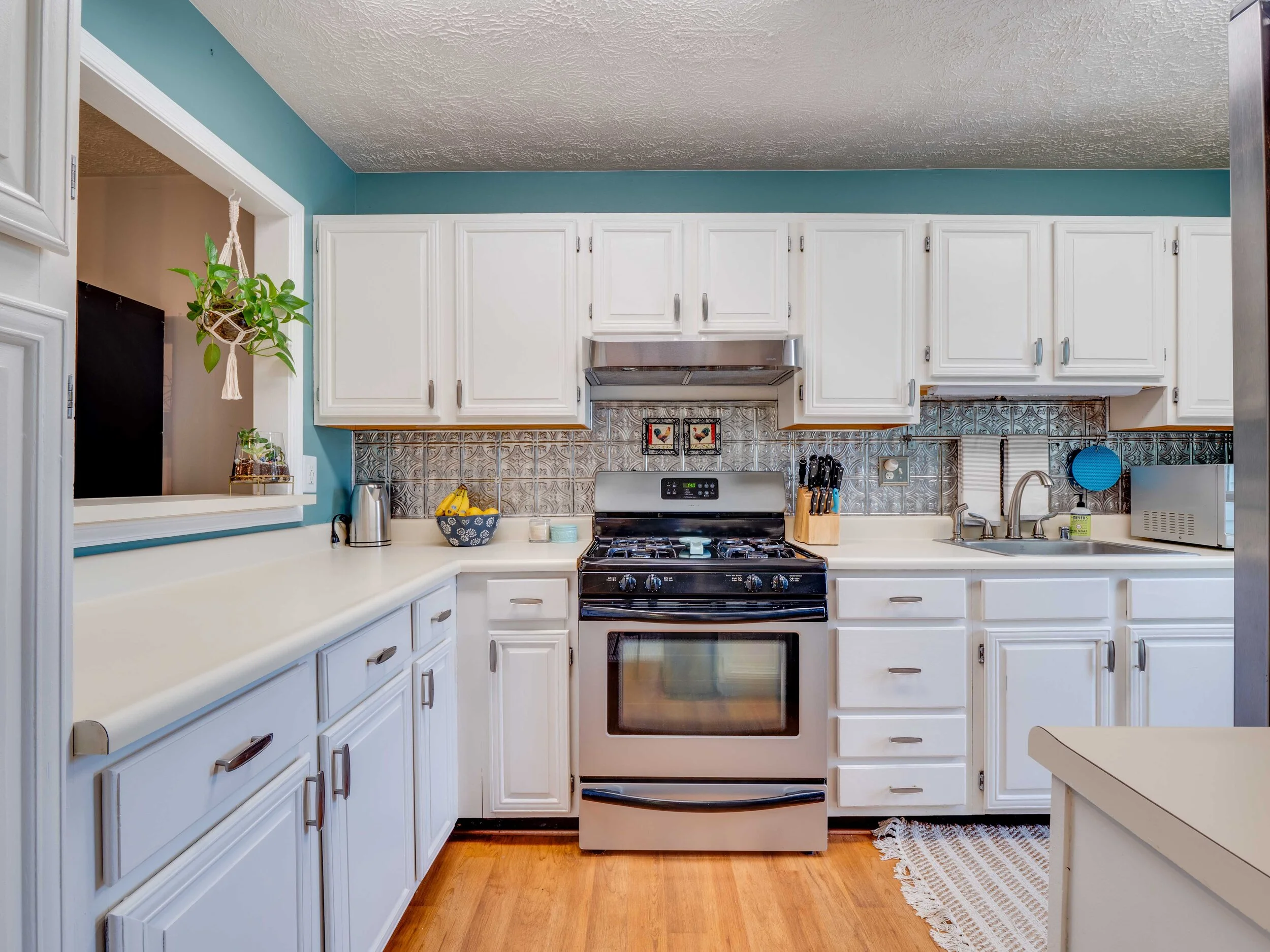 07 - Kitchen.jpg