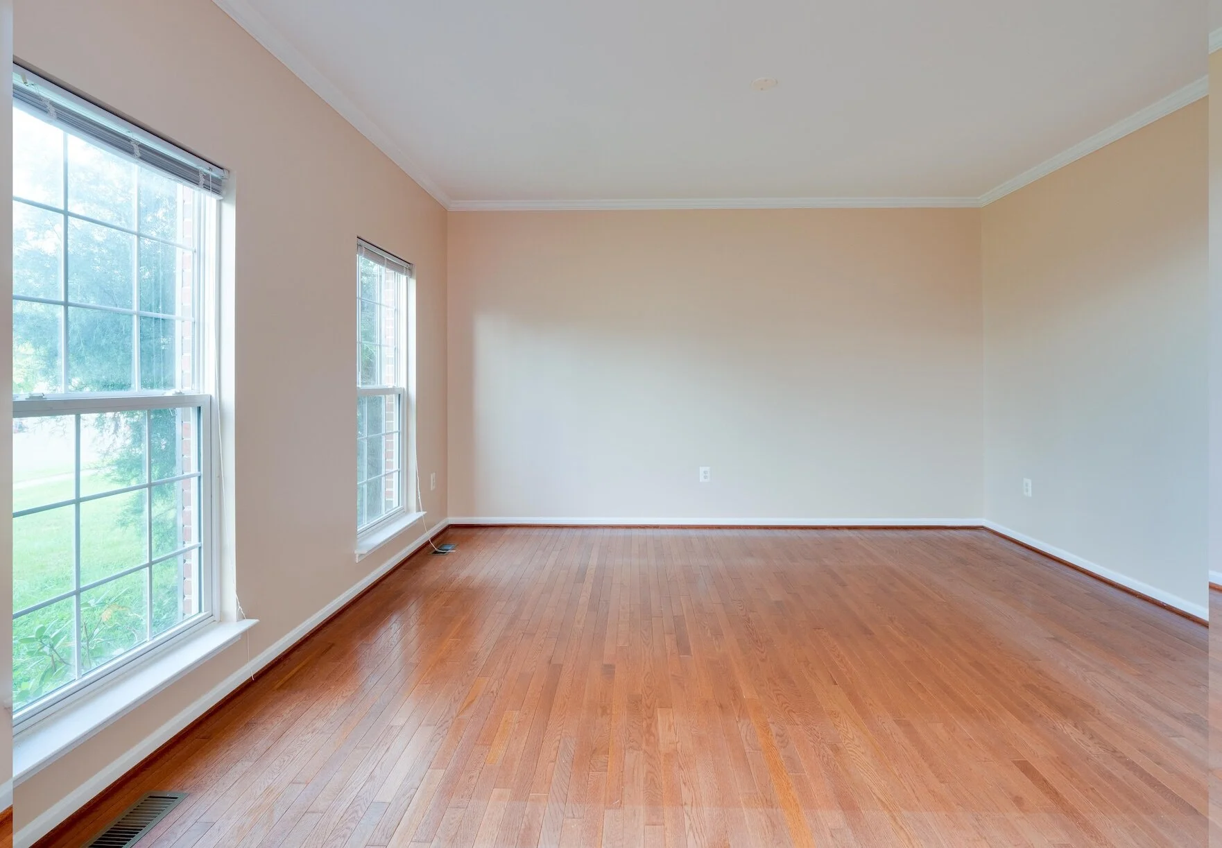 03 - Living Room.jpg