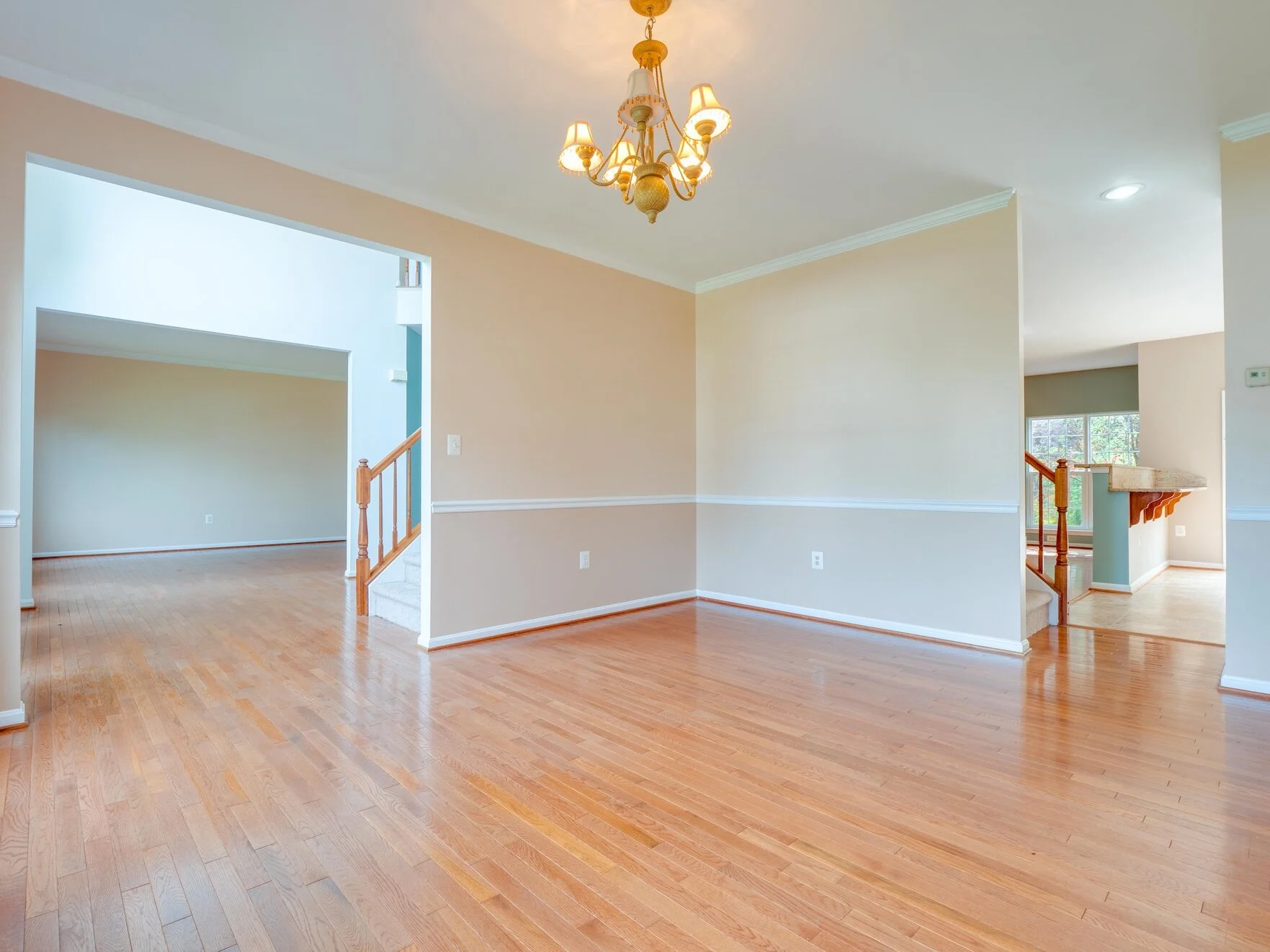 06 - Dining Room.jpg