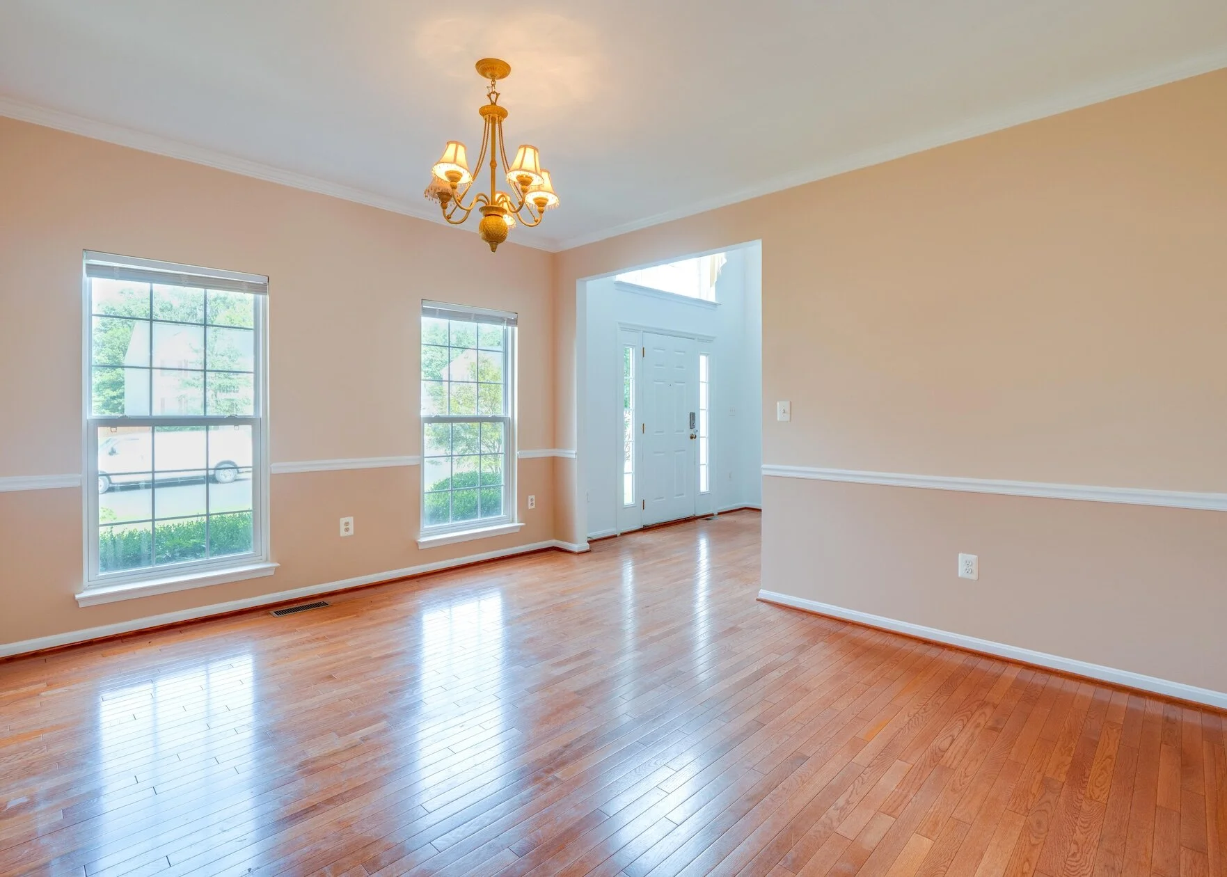 07 - Dining Room.jpg