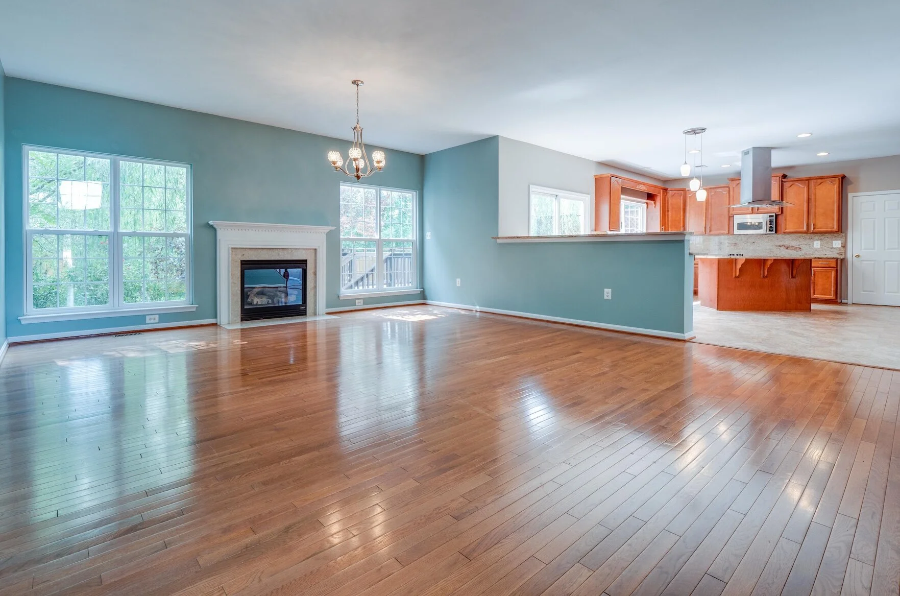 08 - Family Room.jpg