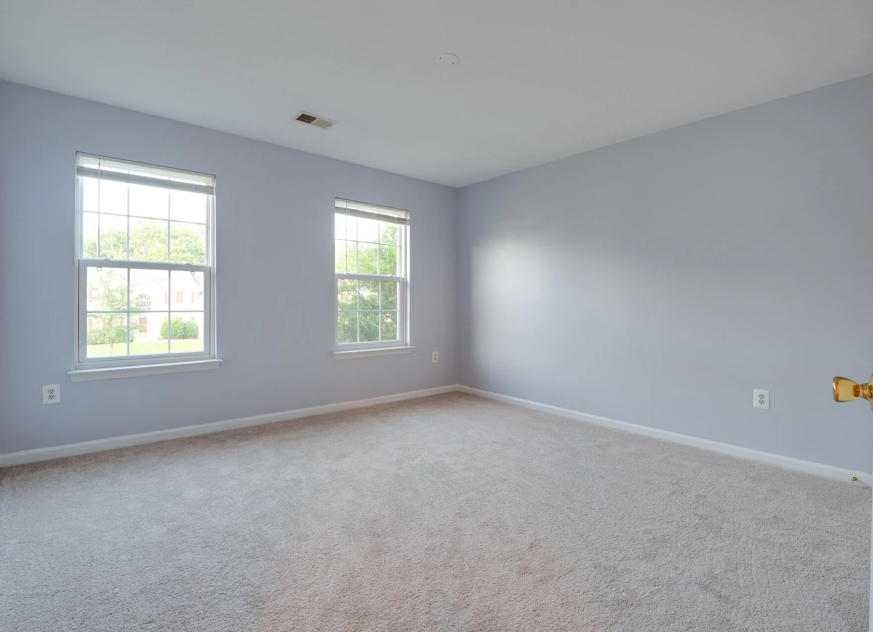 20 - Bedroom 1.jpg