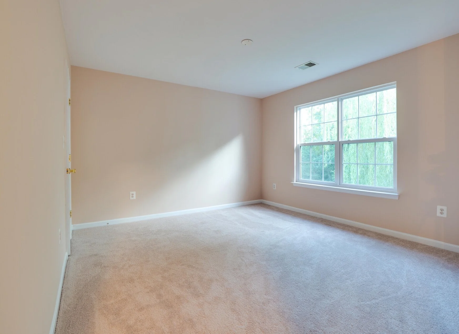 21 - Bedroom 2.jpg