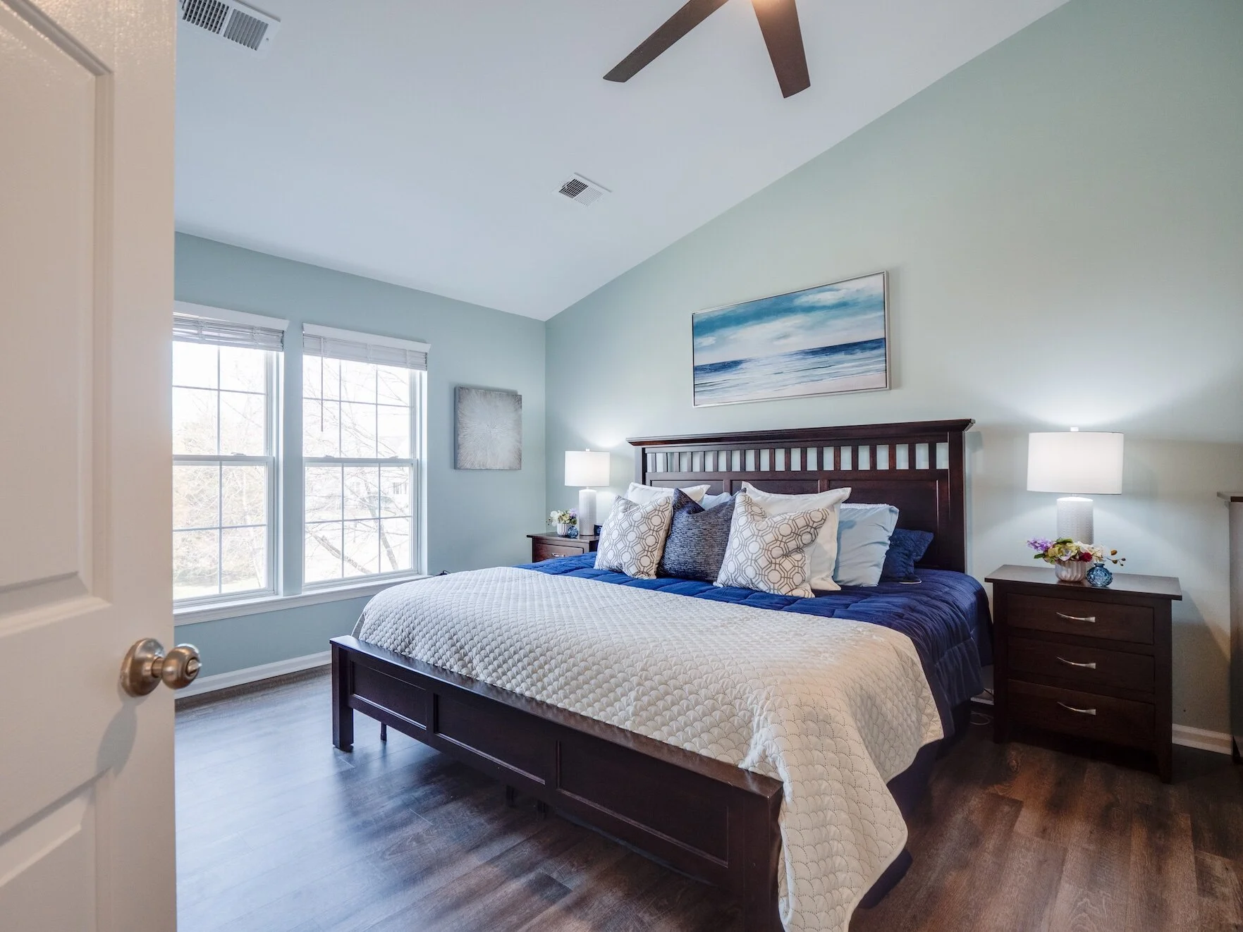 Master Bed 1.jpg