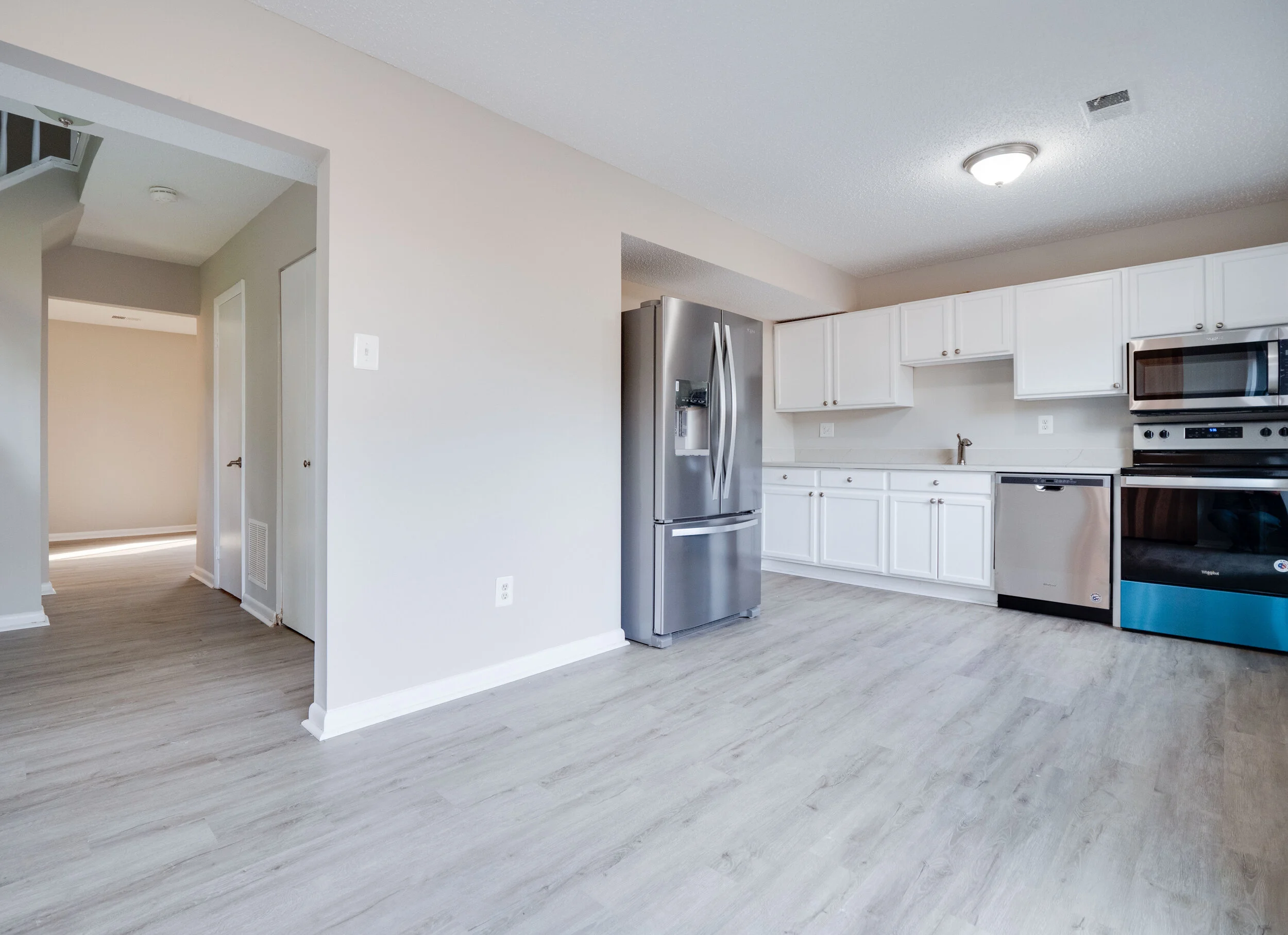 11 - Kitchen.jpg