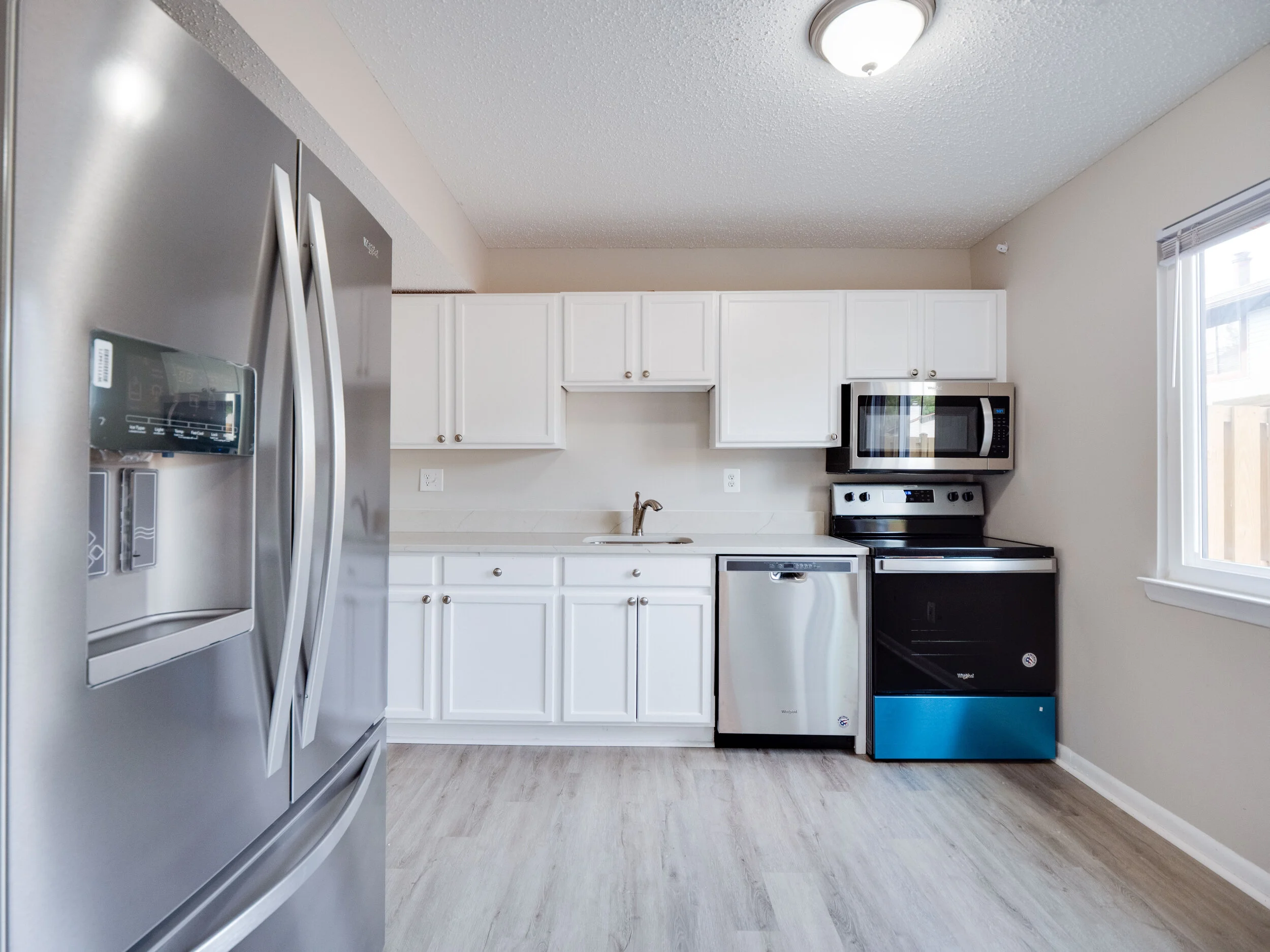 12 - Kitchen.jpg