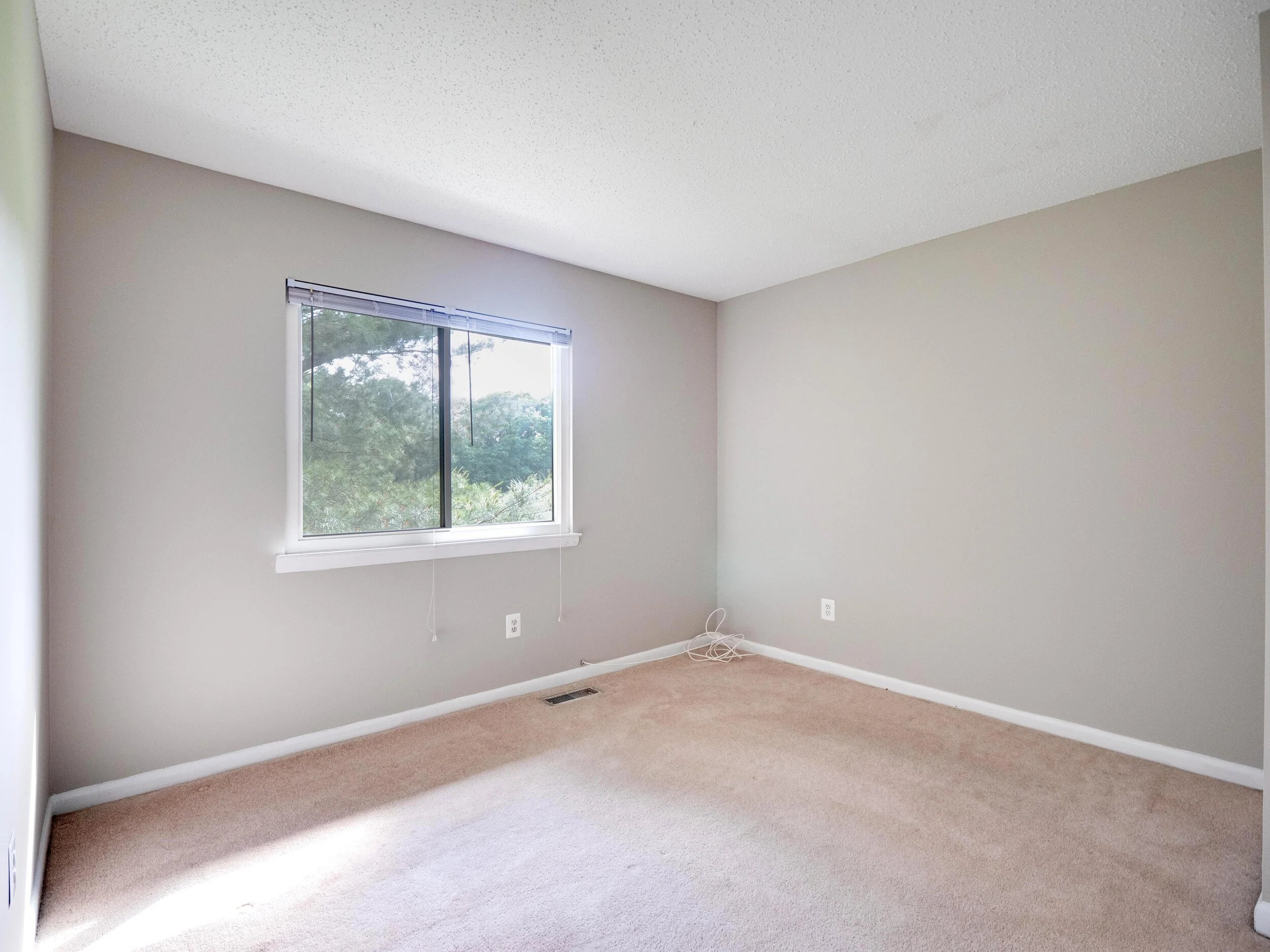 19 - Bedroom 1.jpg