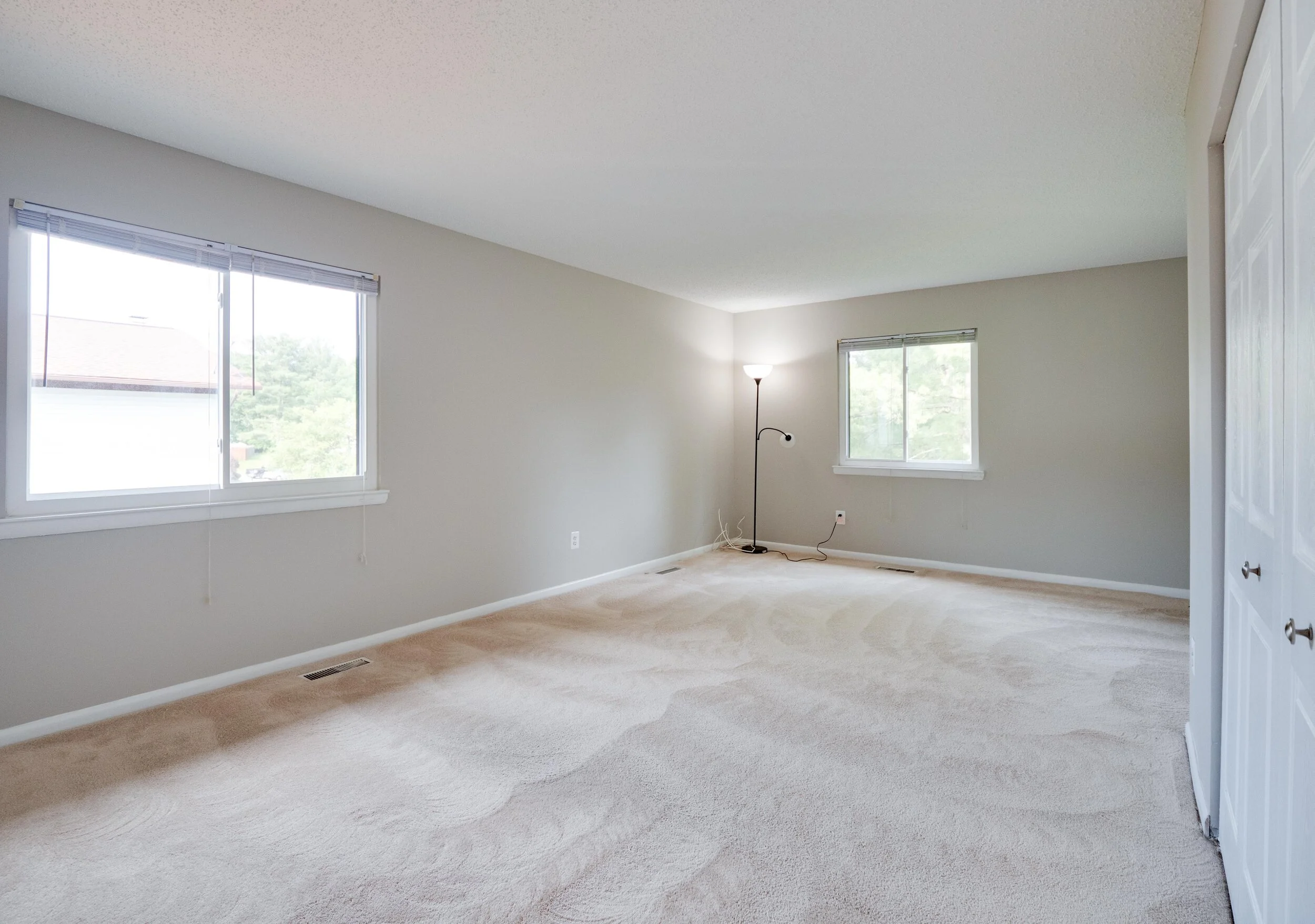 22 - Owners Bed.jpg