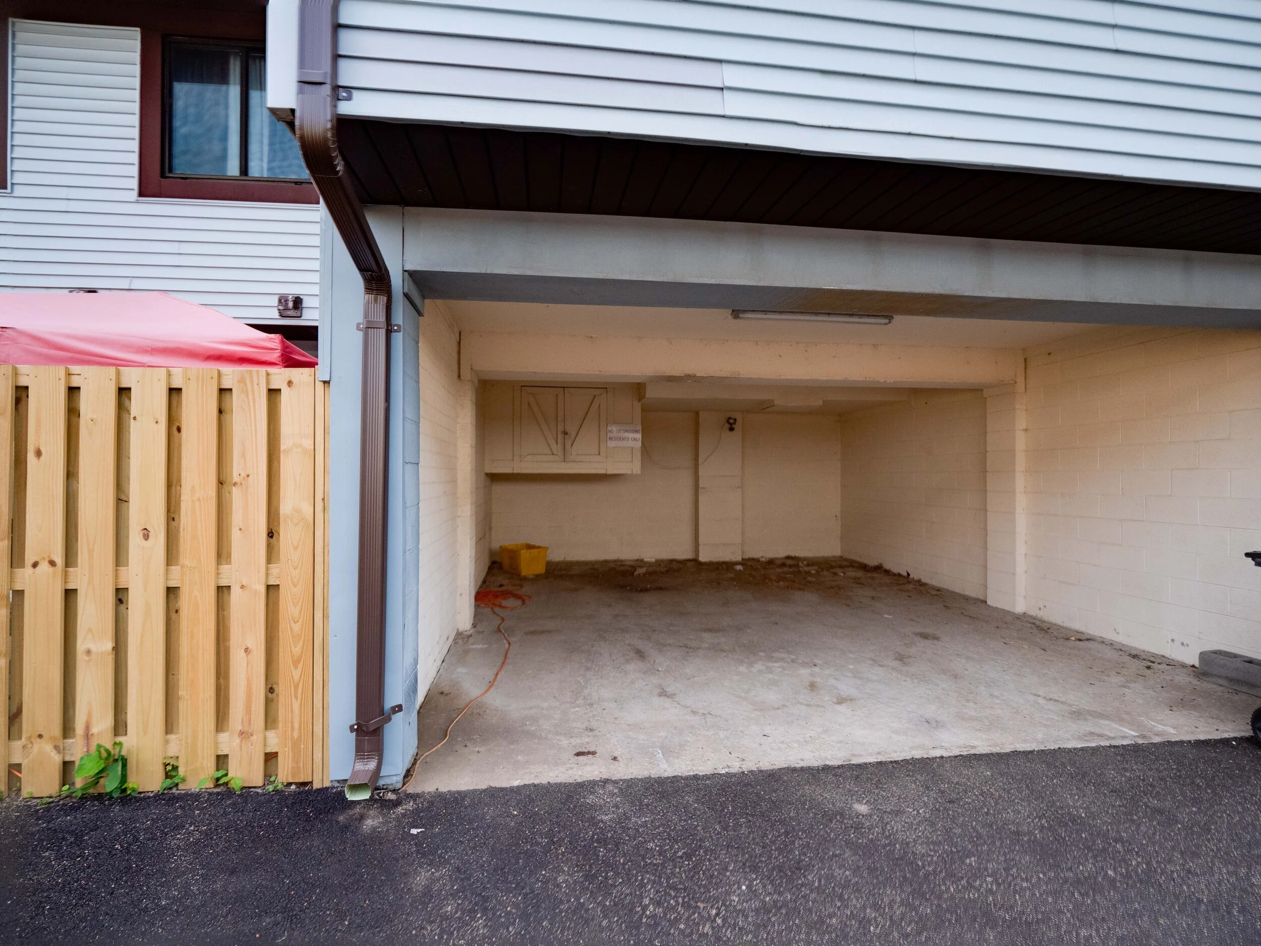 25 - Parking.jpg