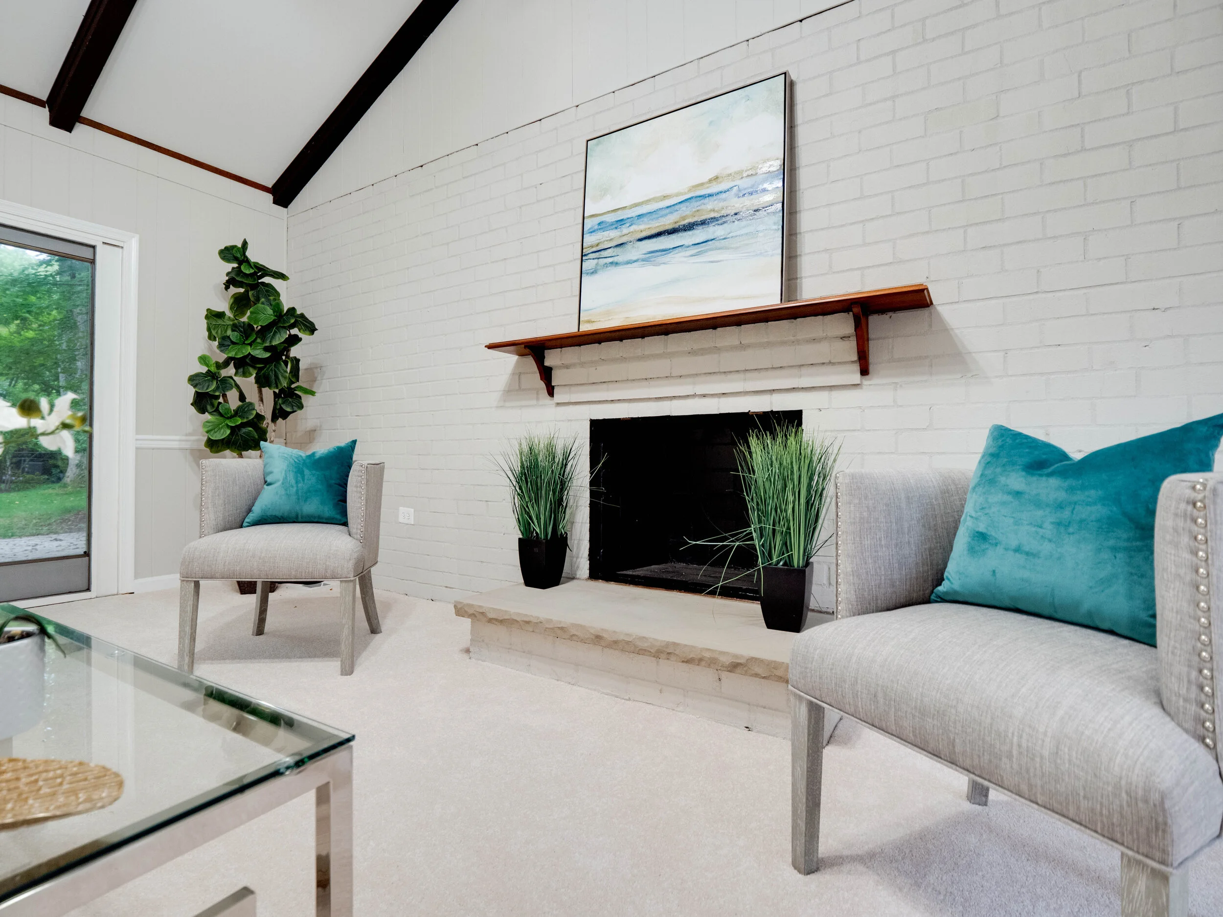 11 - Fireplace.jpg