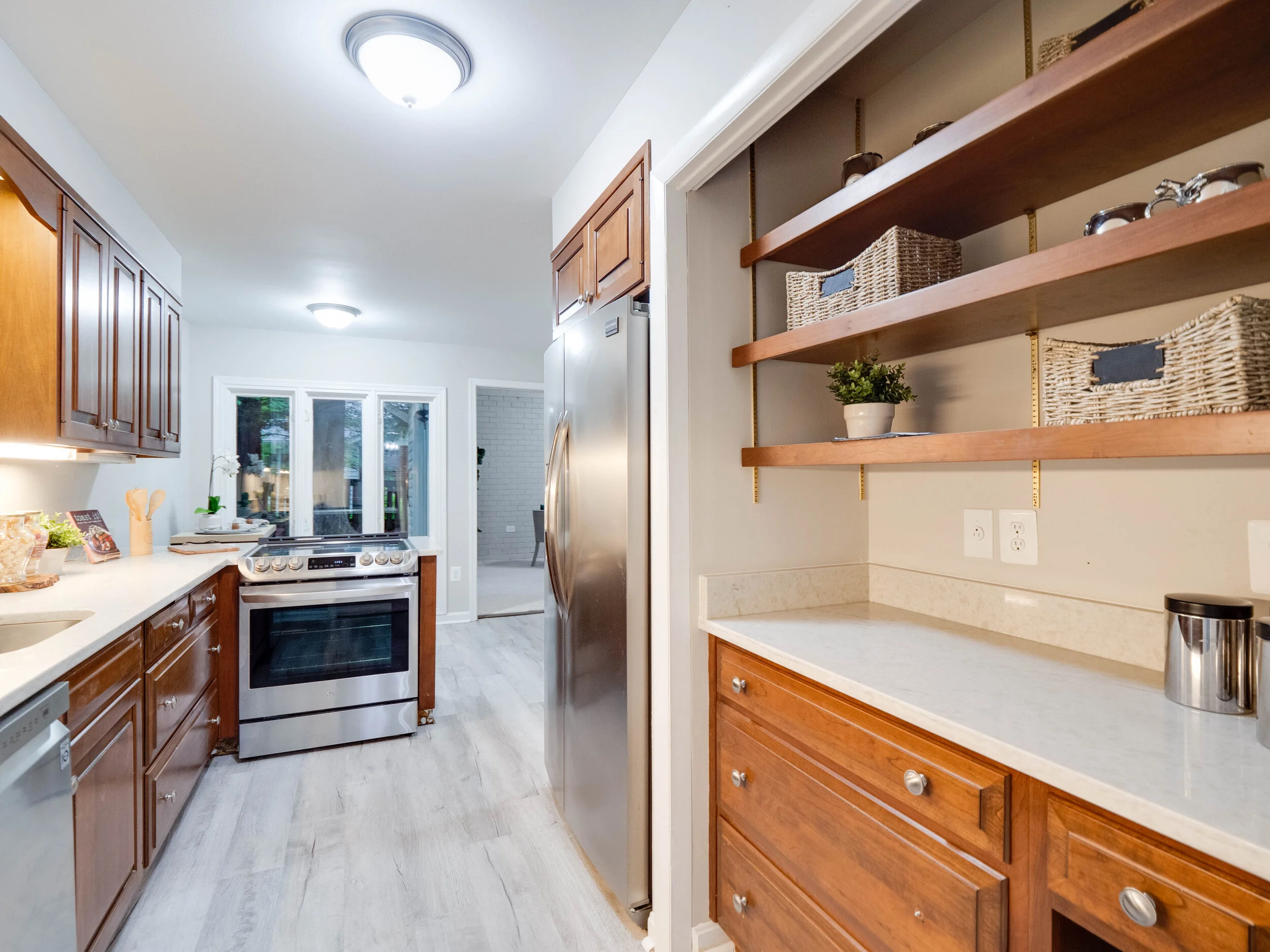 16 - Kitchen.jpg