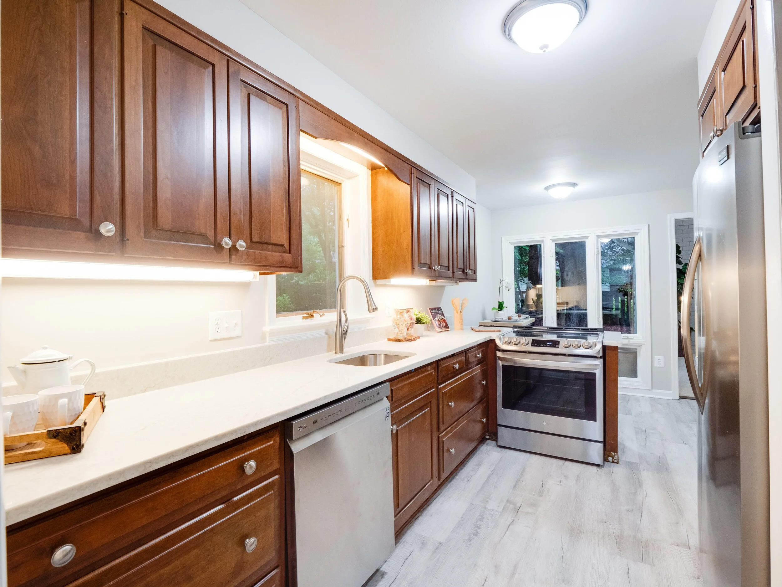 17 - Kitchen.jpg