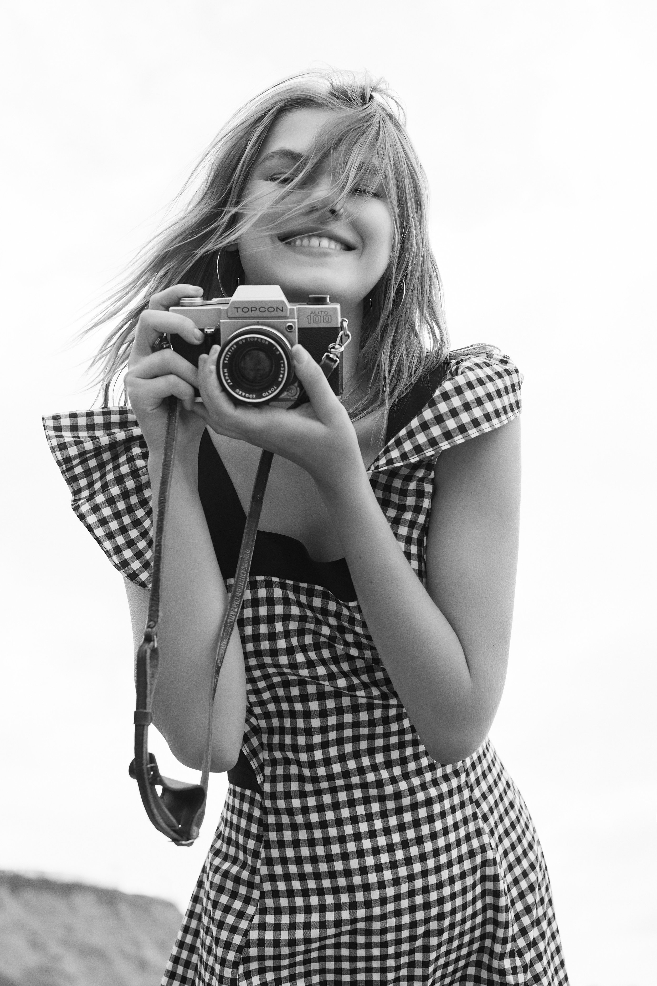 181107_SHOT_05_BWDRESS_0550_v1.jpg