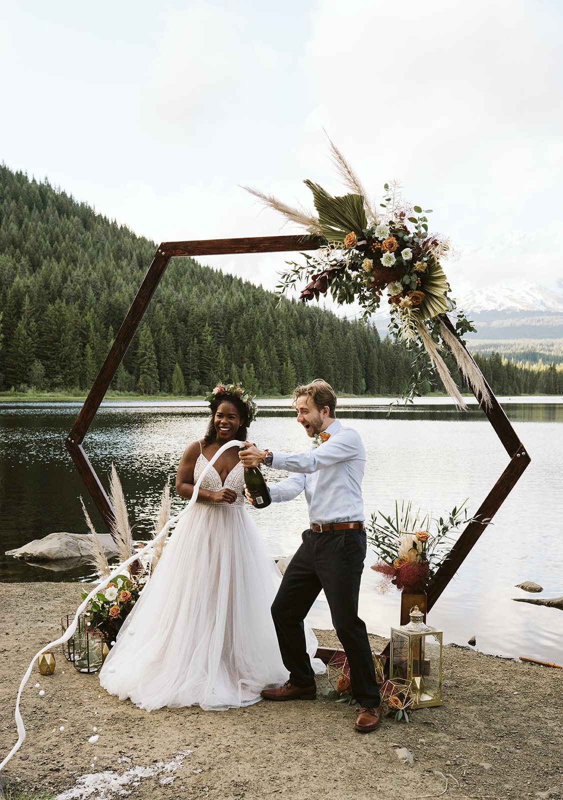 Trillium-Lake-Elopement-Mt.Hood-Wedding-Photography-Mt.Hood-Elopement-02899.jpg