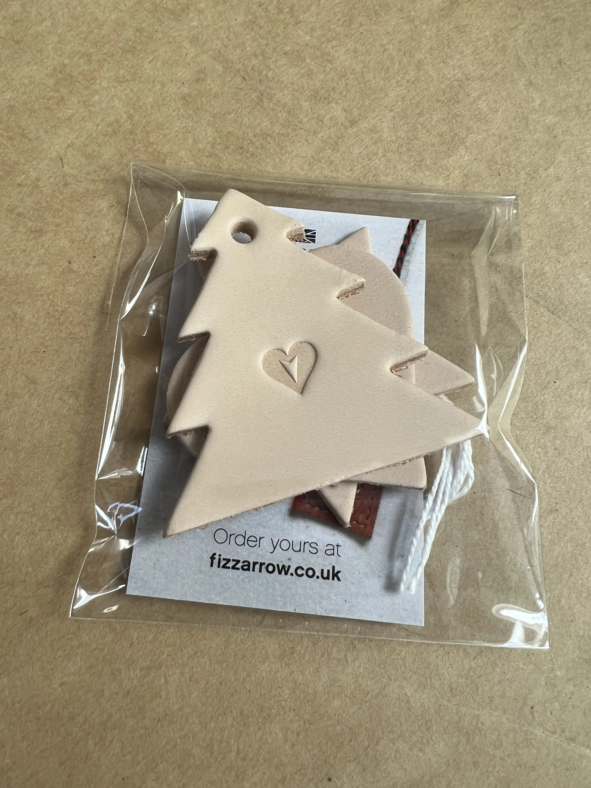 FizzArrow Xmas tags - 1.JPG