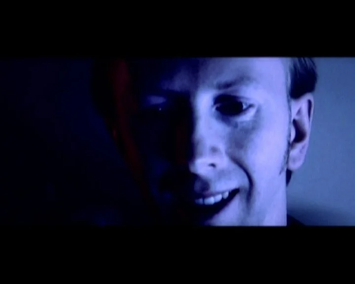 Sweet Sorrow - Sequence 4x3.00_07_06_19.Still076.jpg