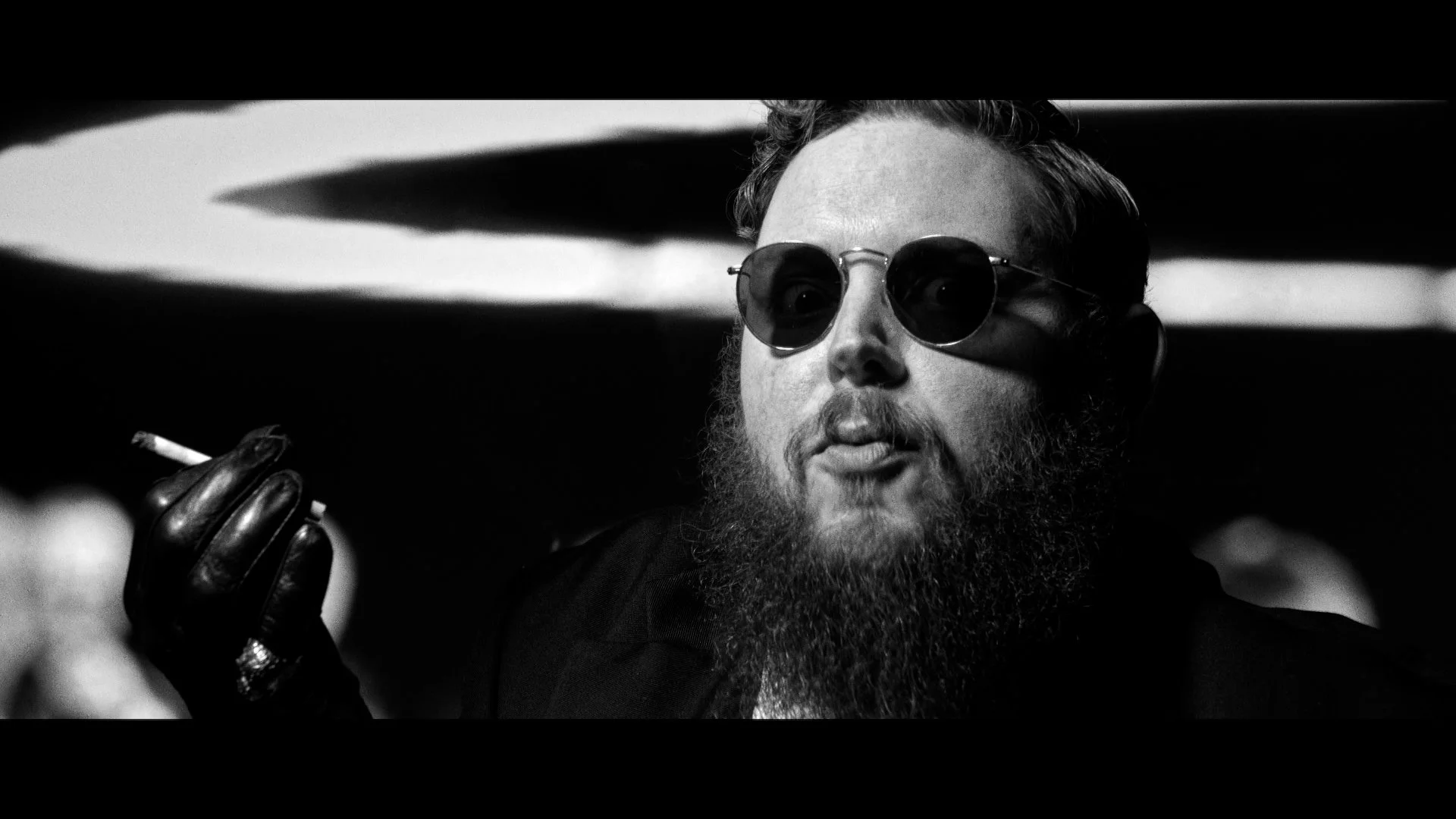 stip_of_the_dump_[feat._jehst]_-_kubrick_(music_video)_v1.00_01_06_12.Still026.jpg