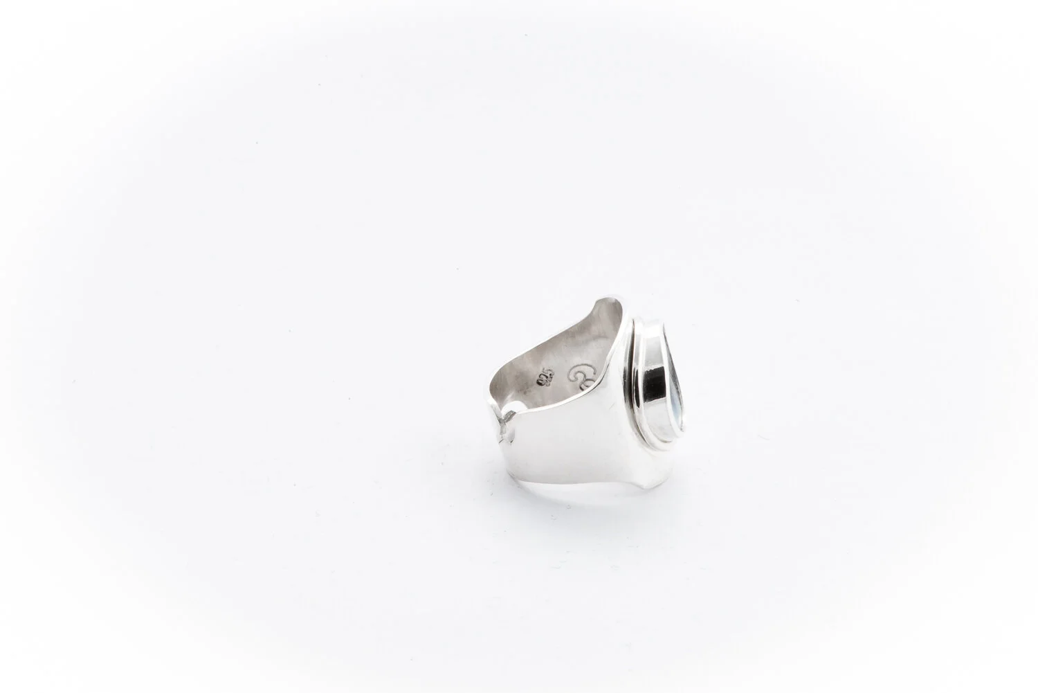 AnetteSkaugenGuldagersmykker_kunsthandverk_ring_lanterne121.jpg