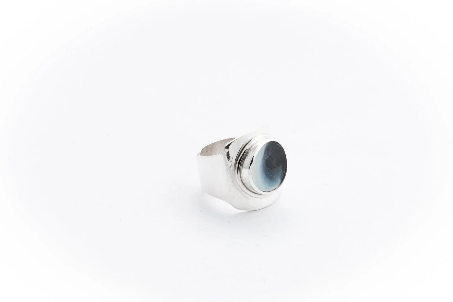 AnetteSkaugenGuldagersmykker_kunsthandverk_ring_lanterne122.jpg